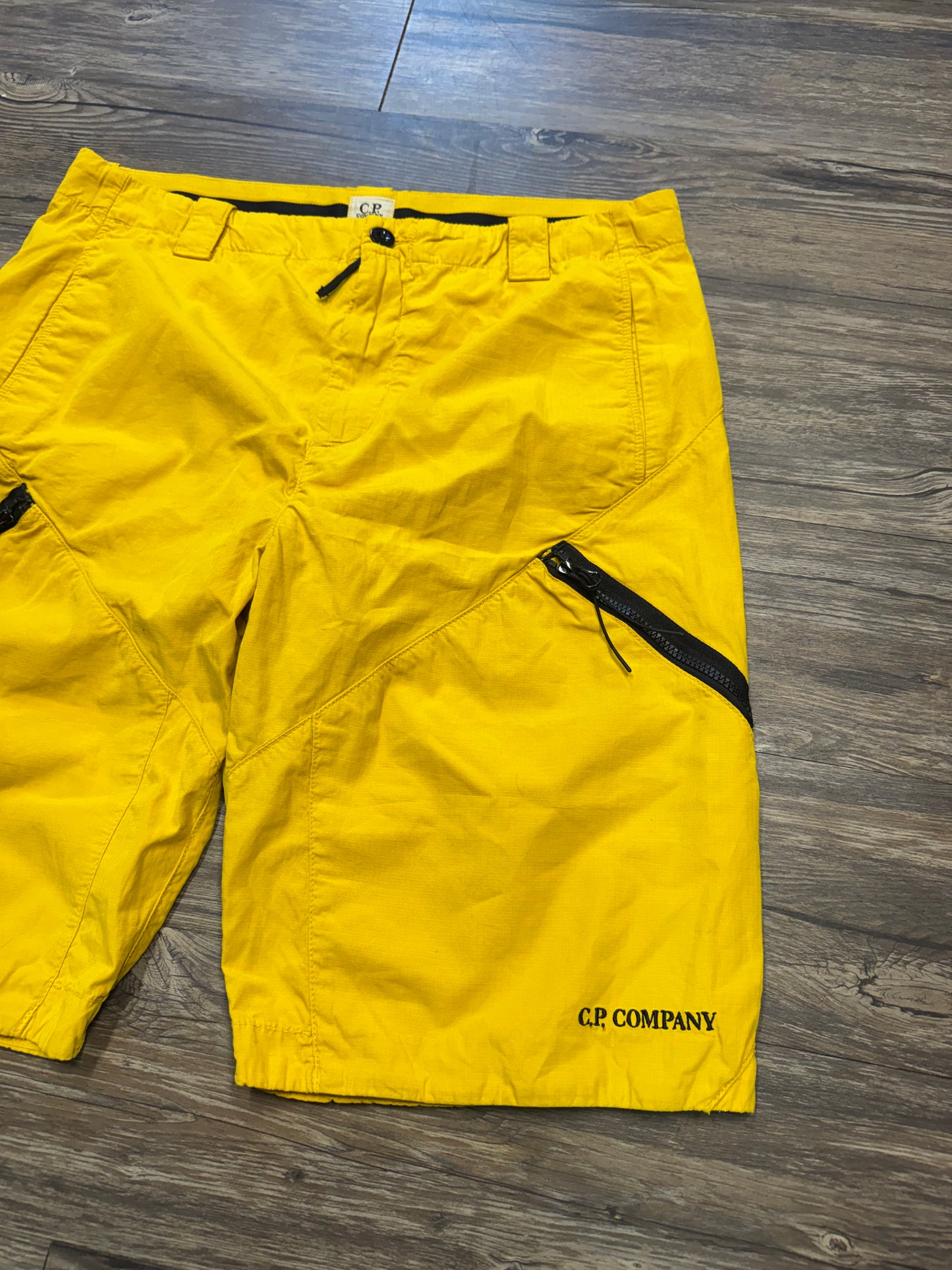 CP COMPANY RIPSTOP BERMUDA CARGO SHORTS (34)