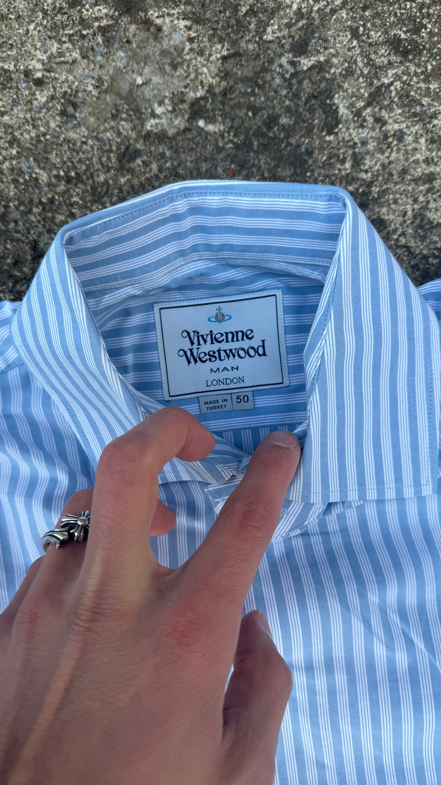 VIVIENNE WESTWOOD STRIPED BUTTON UP (L)