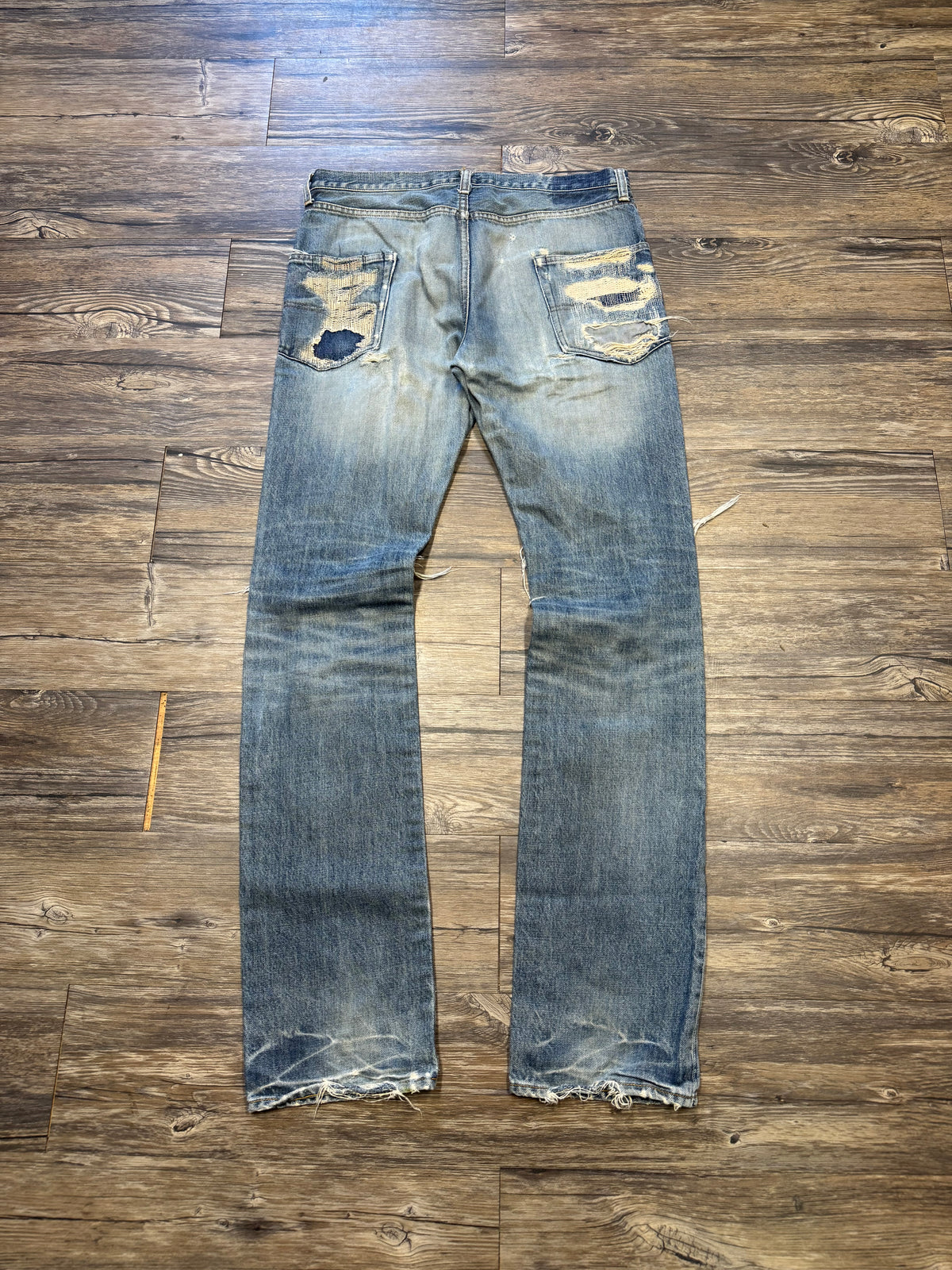 UNDERCOVER ‘BAD APPLE’ DISTRESSED DENIM JEANS (3)