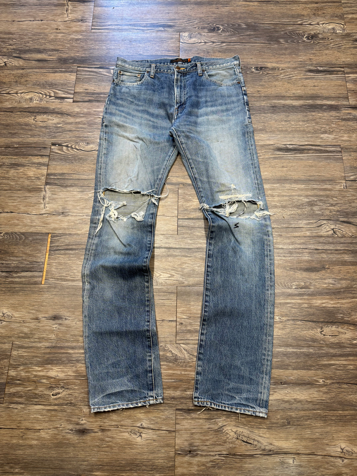 UNDERCOVER ‘BAD APPLE’ DISTRESSED DENIM JEANS (3)