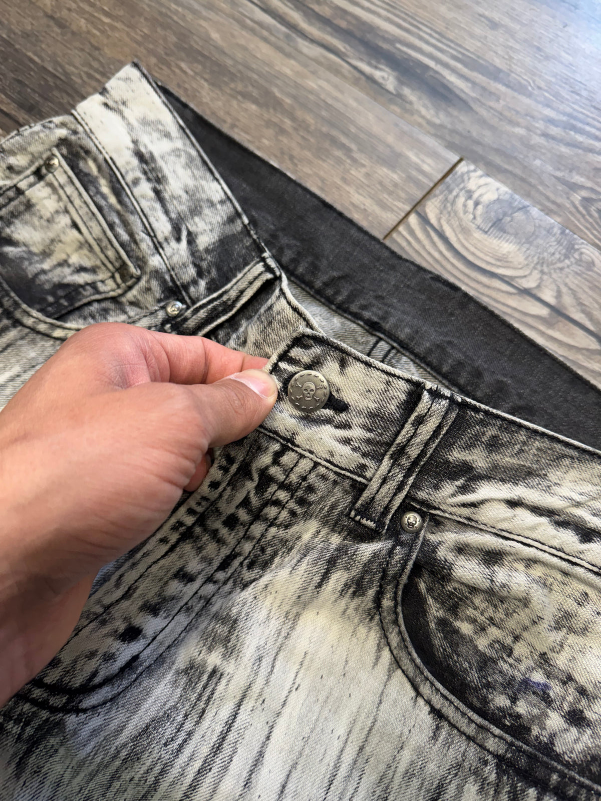 SEMANTIC DESIGN DISTRESSED SKULL PRINT JEANS (30)
