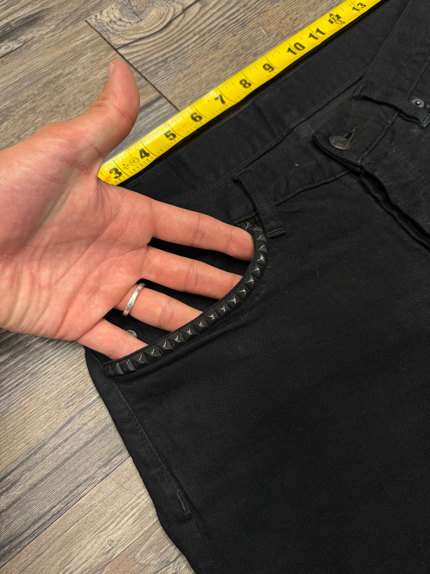 HYSTERIC GLAMOUR BLACKED OUT SLIM FIT STUDDED JEANS (32)