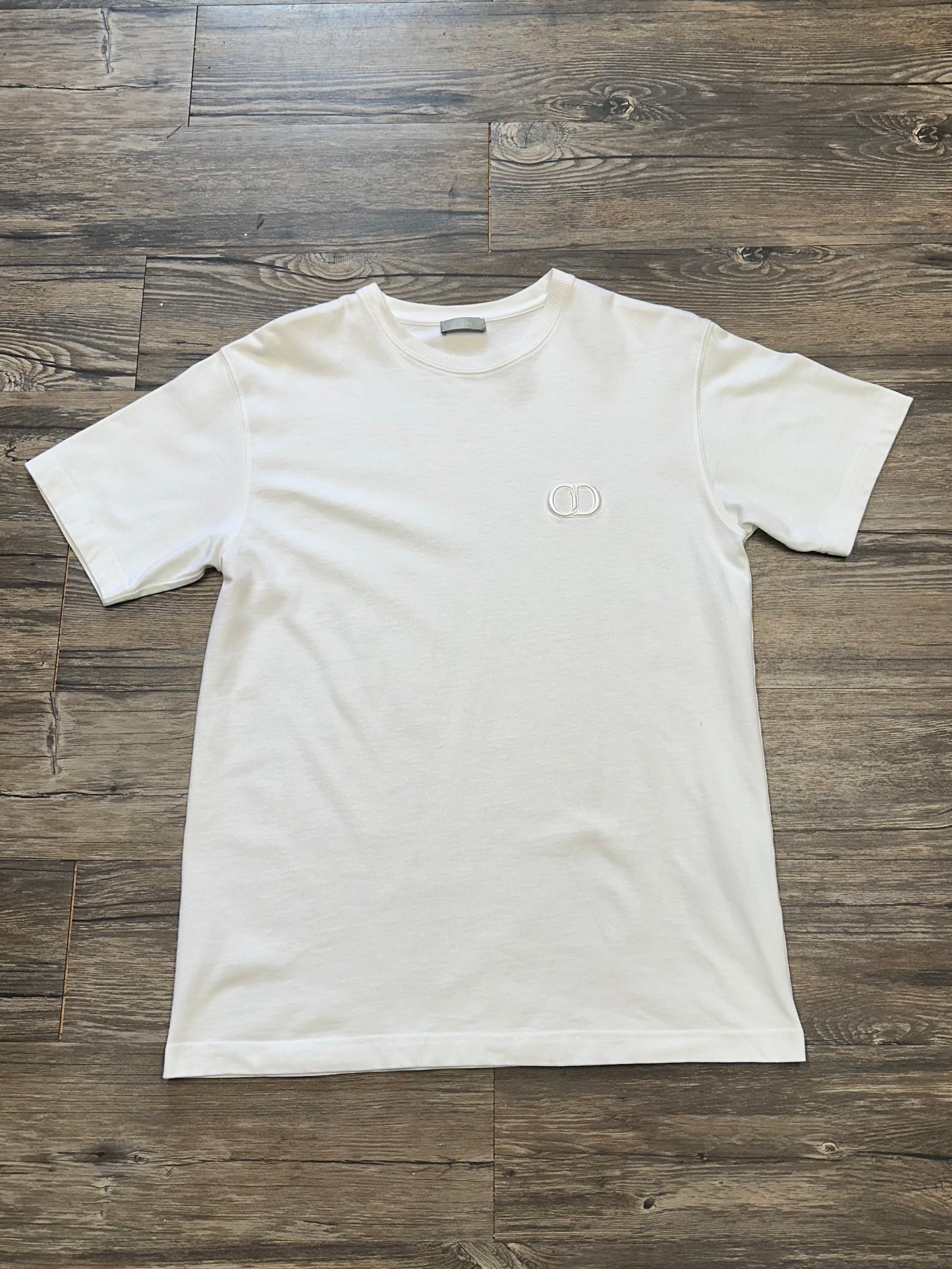 DIOR EMBROIDERED CD LOGO T-SHIRT (MEDIUM)