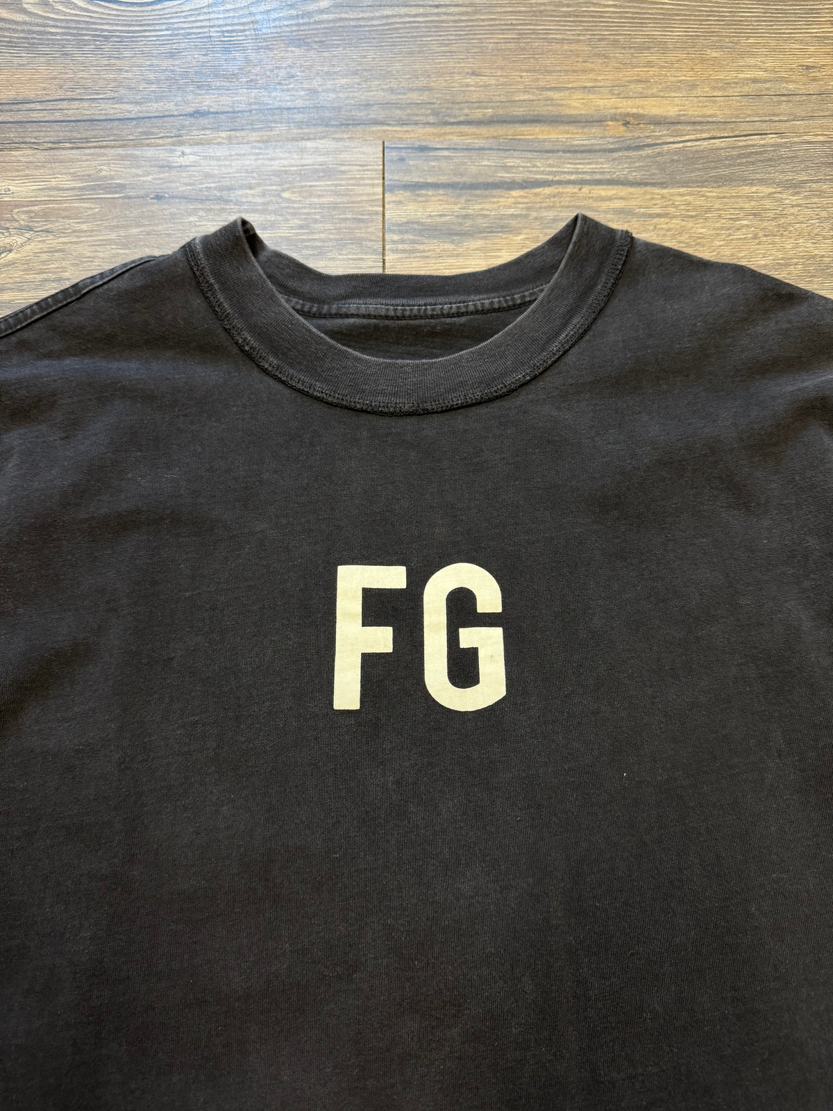 FEAR OF GOD "FG" COTTON T-SHIRT (L)