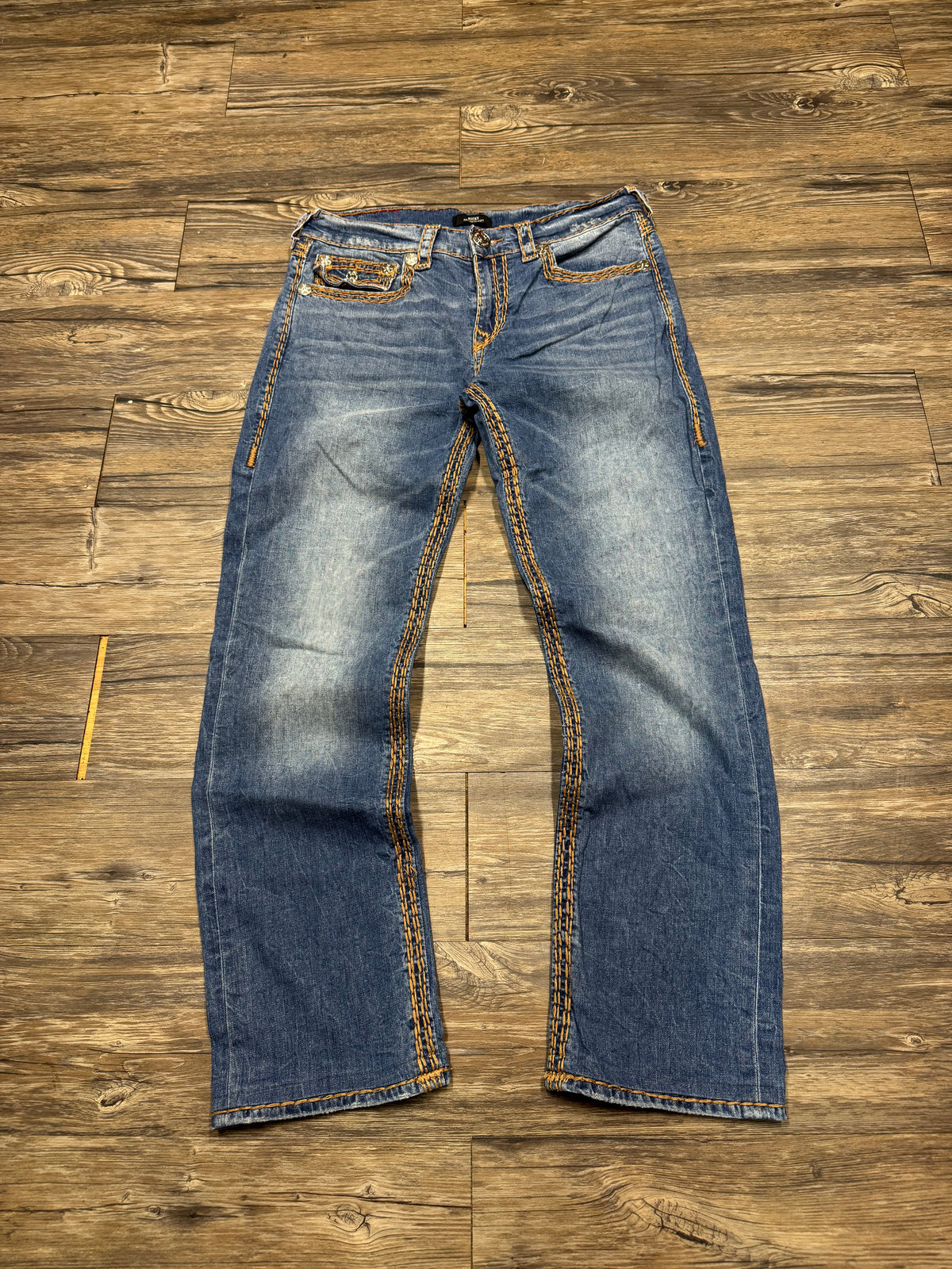 TRUE RELIGION RICKY RELAXED STRAIGHT BROWN STITCH JEANS (31)