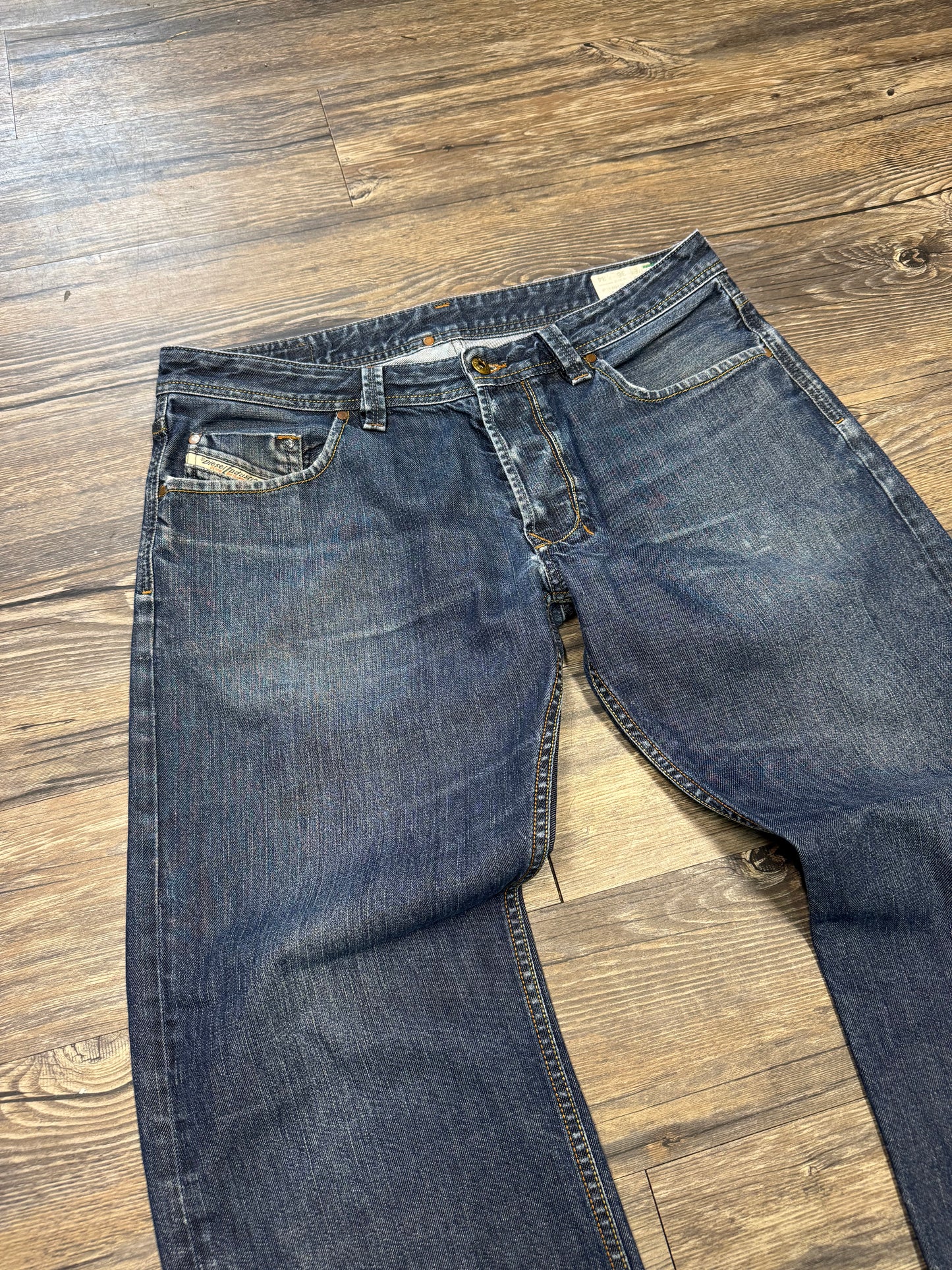 DIESEL DARK BLUE WASHED FLARE JEANS (36)