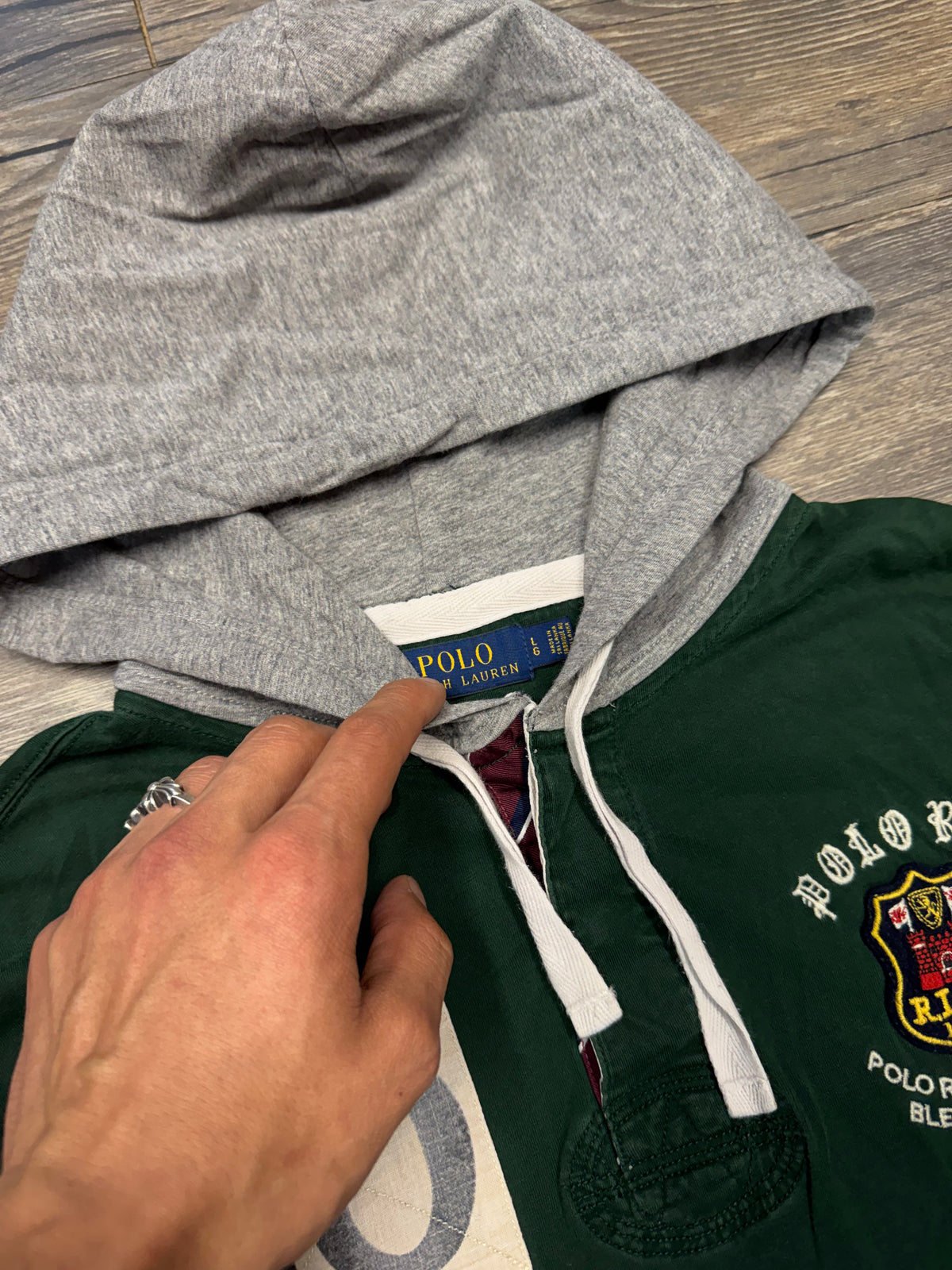 POLO RALPH LAUREN STRIPED R.L.P.C BLEECKER CUP HENLEY HOODIE (L)