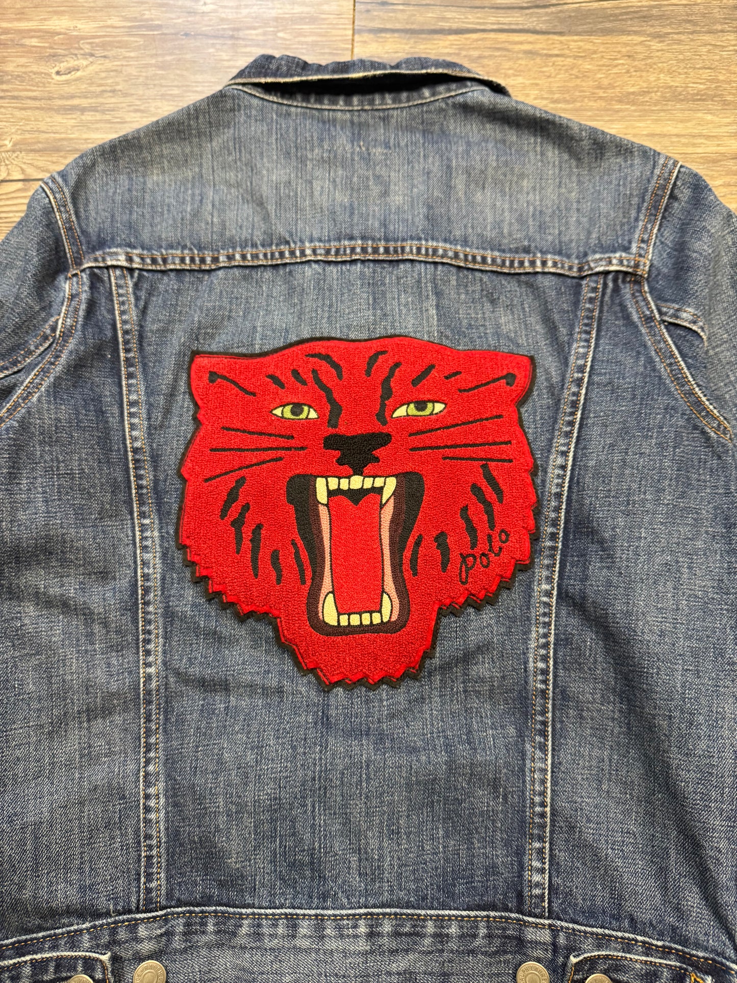 POLO RALPH LAUREN TIGER EASTERN LEAGUE DENIM TRUCKER JACKET (S)