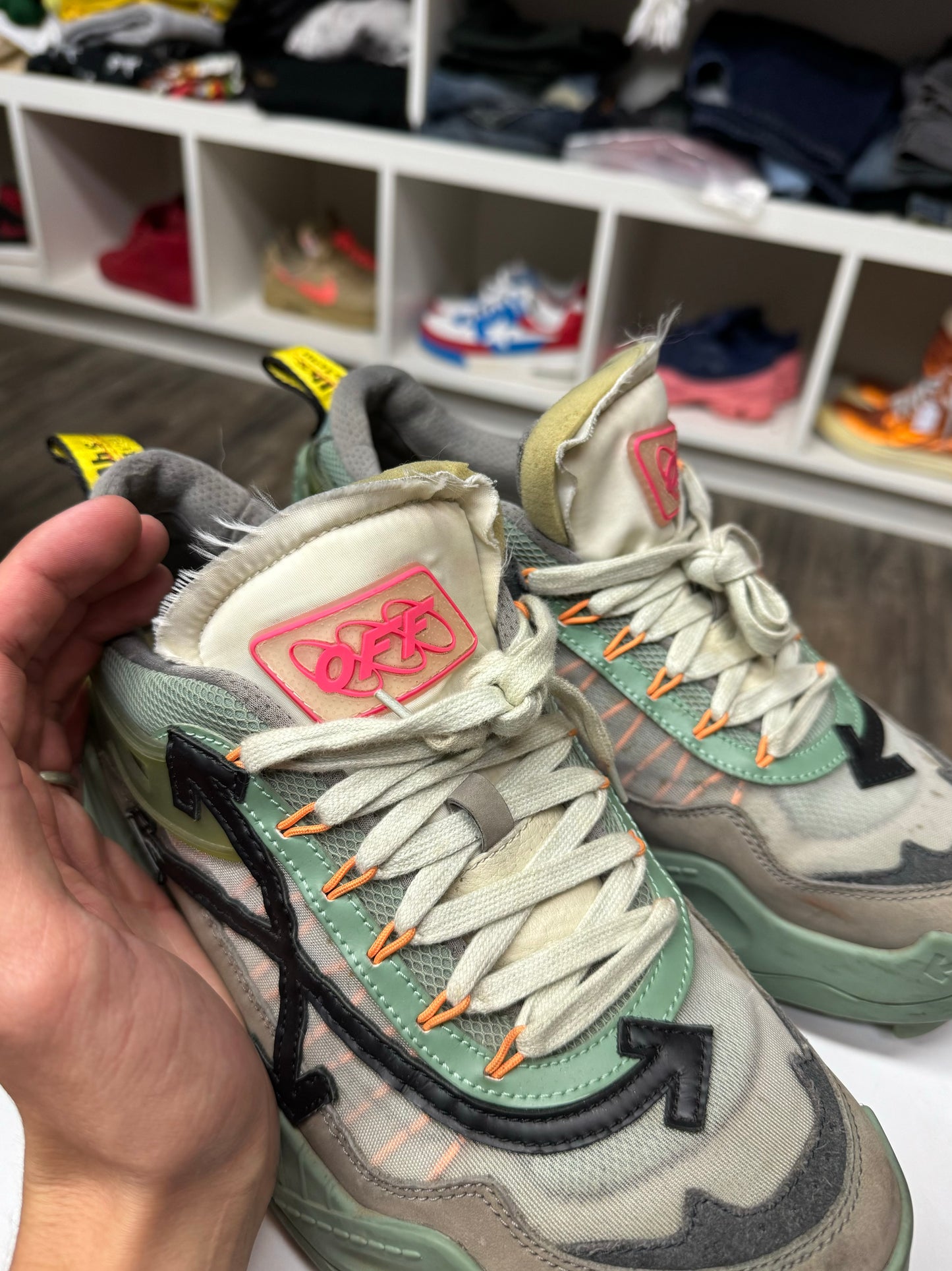 OFF-WHITE RUNNERS (11.5)
