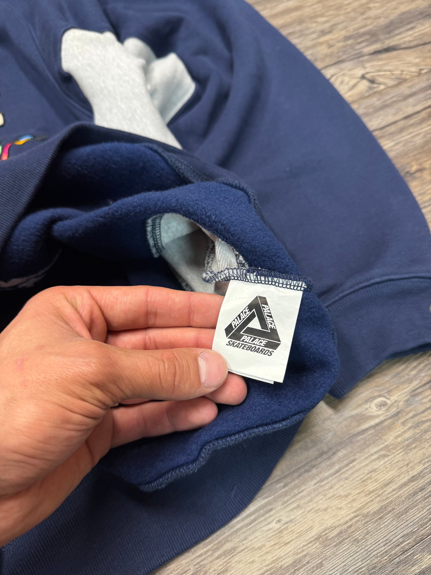 PALACE SS25 ‘TORA TORA’ CREWNECK (L)