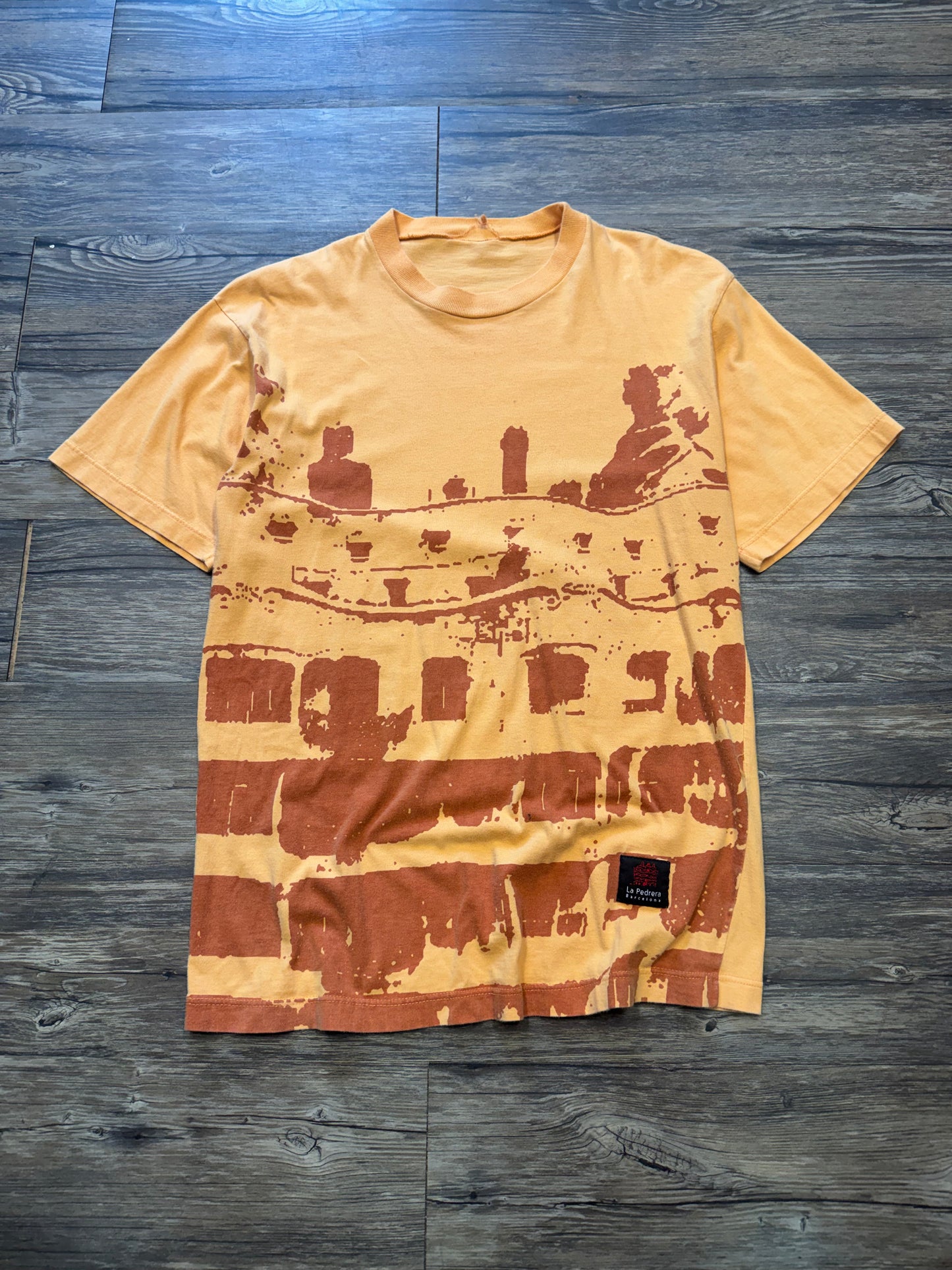 2000’s BARCELONA AOP GRAPHIC T-SHIRT (M)