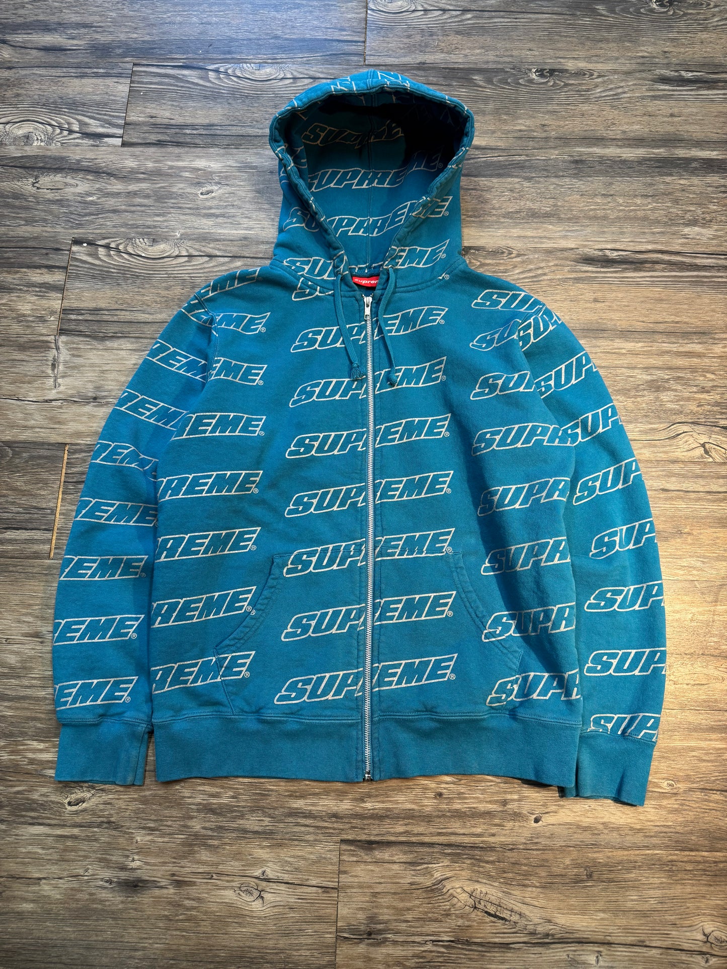 SUPREME ALL OVER LOGO ZIP-UP HOODIE (M)