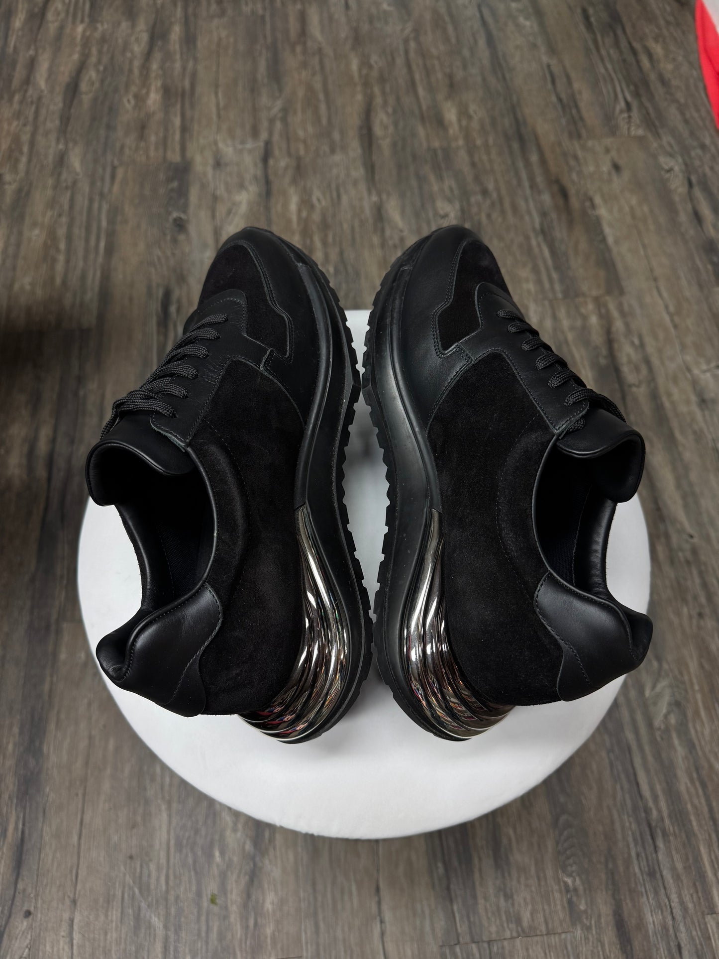 SALVATORE FERRAGAMO BROOKLYN BLACK LOW TOP SNEAKERS (10.5)