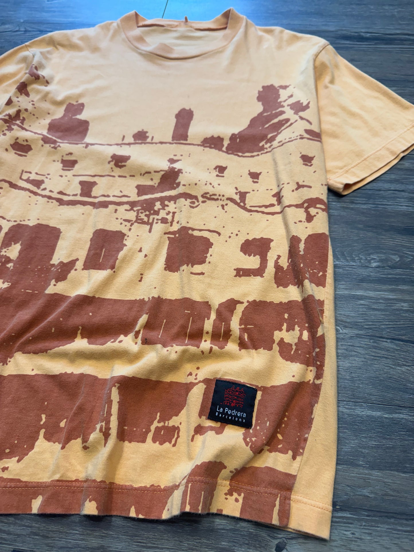 2000’s BARCELONA AOP GRAPHIC T-SHIRT (M)