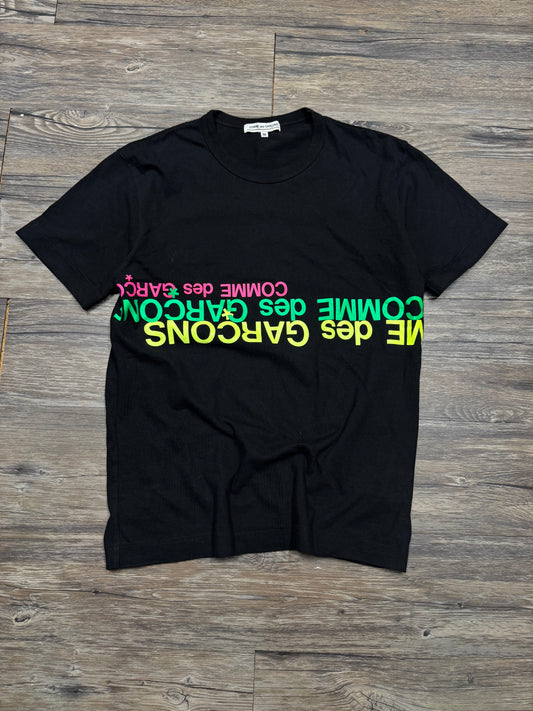 COMMES DES GARCON NEON LOGOS TEE (M)
