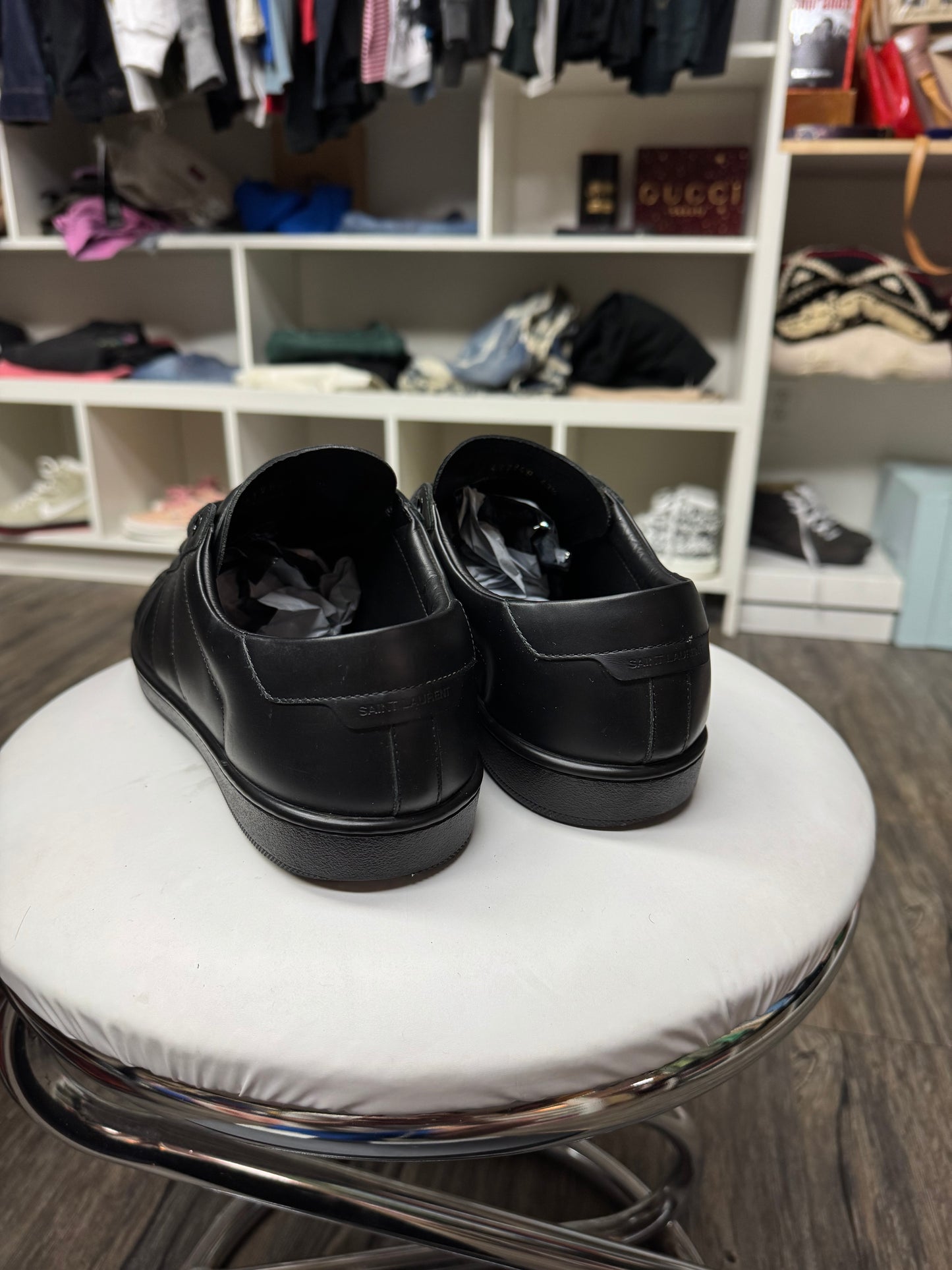 SAINT LAUREN PATENT LEATHER SLO6 LO-TOP SNEAKERS (44)