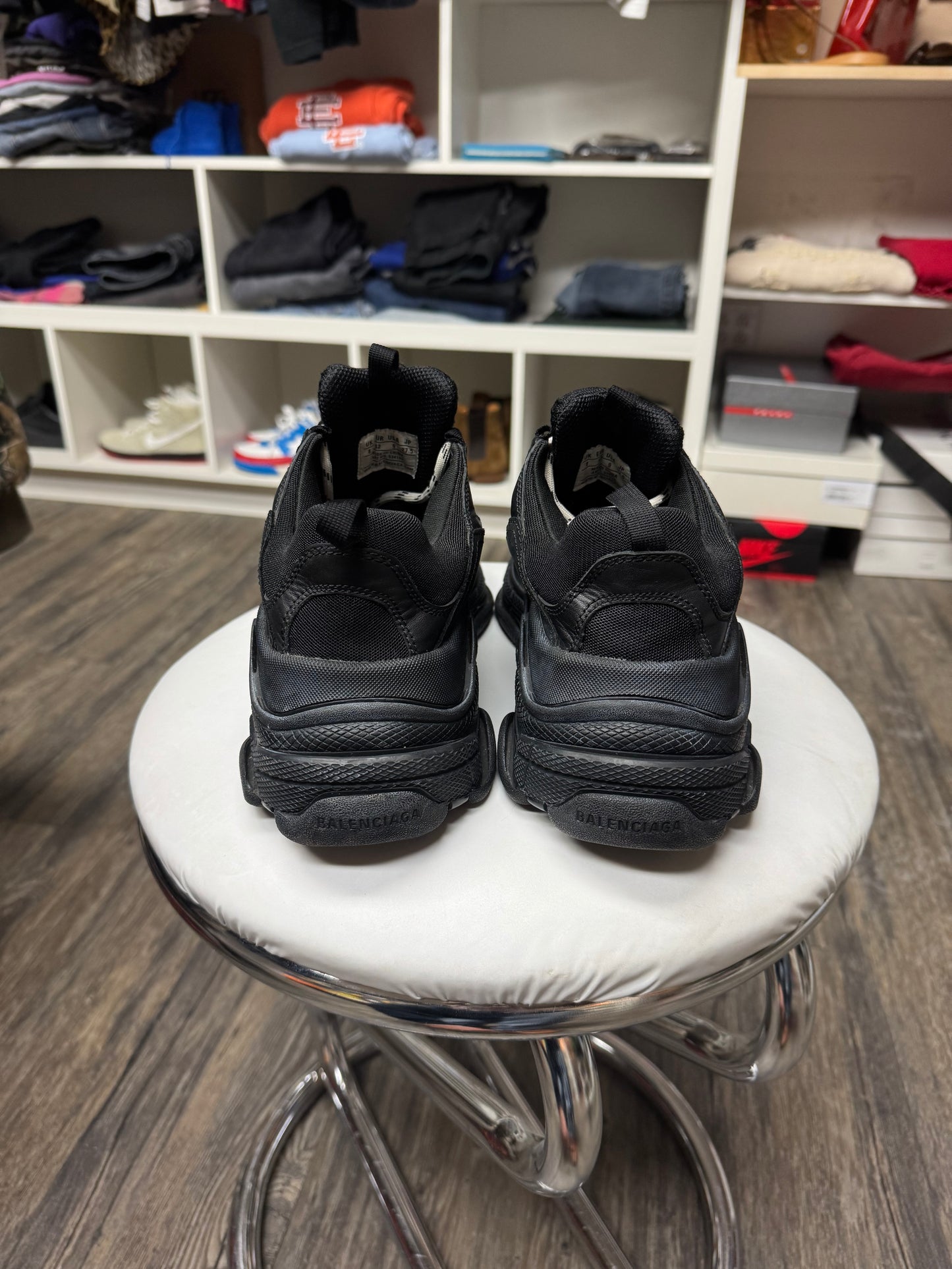 BALENCIAGA TRIPLE S ALL BLACK STOMPERS (42)