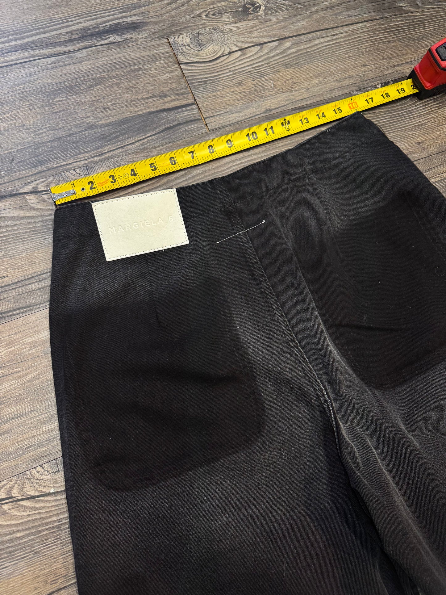 MM6 DOUBLE KNEE CUTOFF JORTS (32)