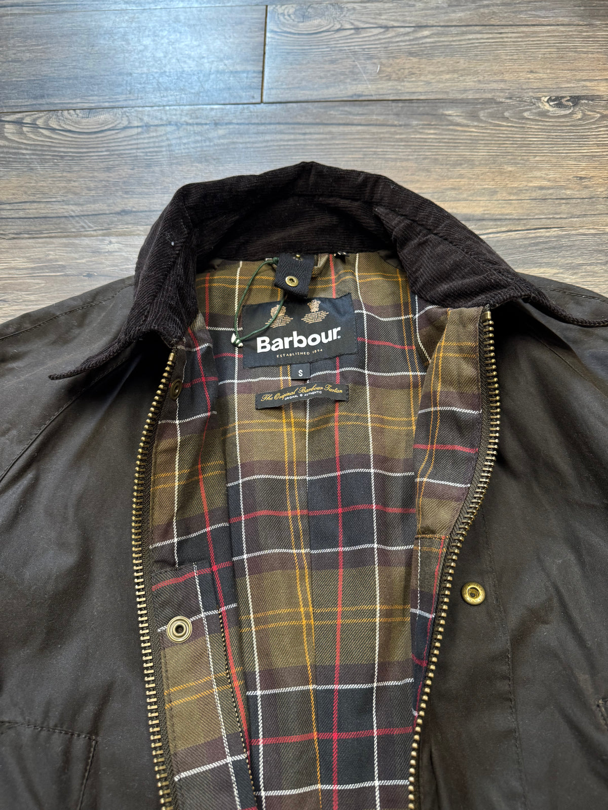 BARBOUR ASHBY TAILORED WAXED COTTON MEDIUM-WEIGHT JACKET (S)