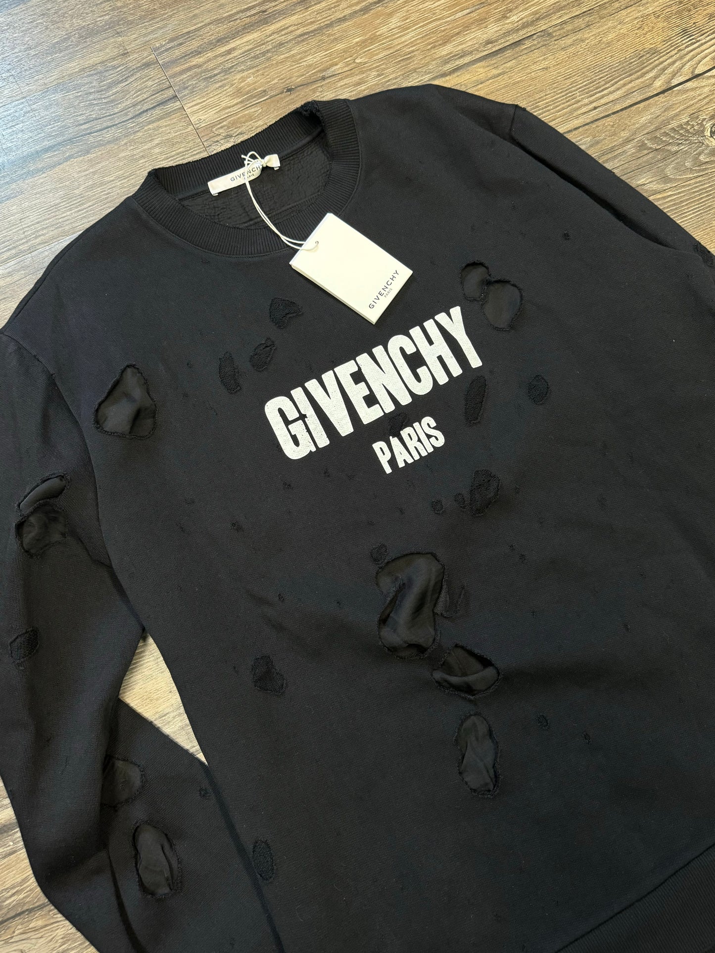 GIVENCHY DISTRESSED CREWNECK NEW (XXL & XL)