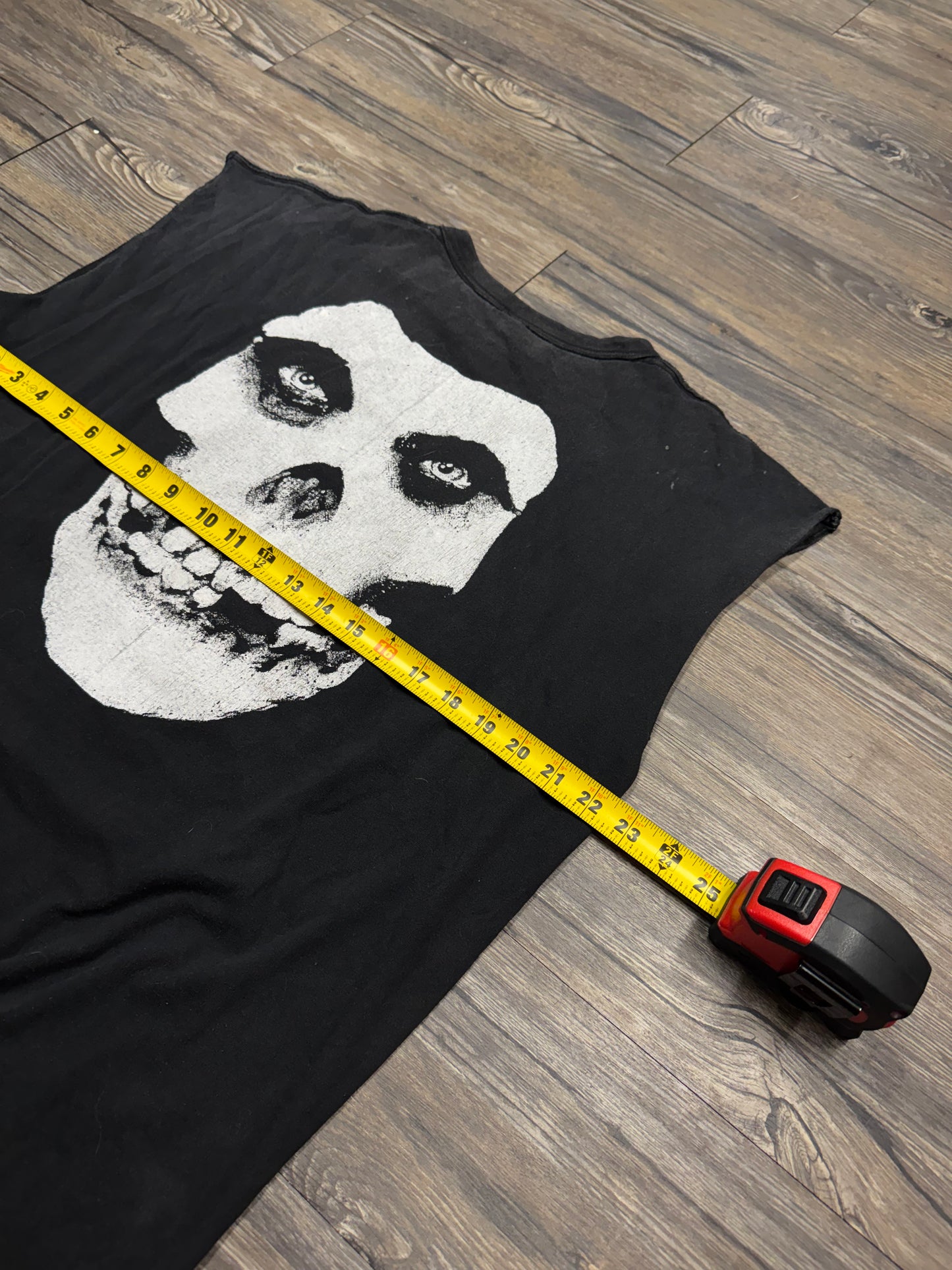 MISFITS Y2K FADED DOUBLE SKULL CUTOFF T-SHIRT (L)