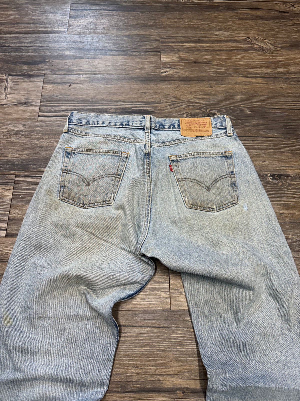 LEVI 517 DISTRESSED PATCHWORK LIGHTWASH DENIM JEANS (34)