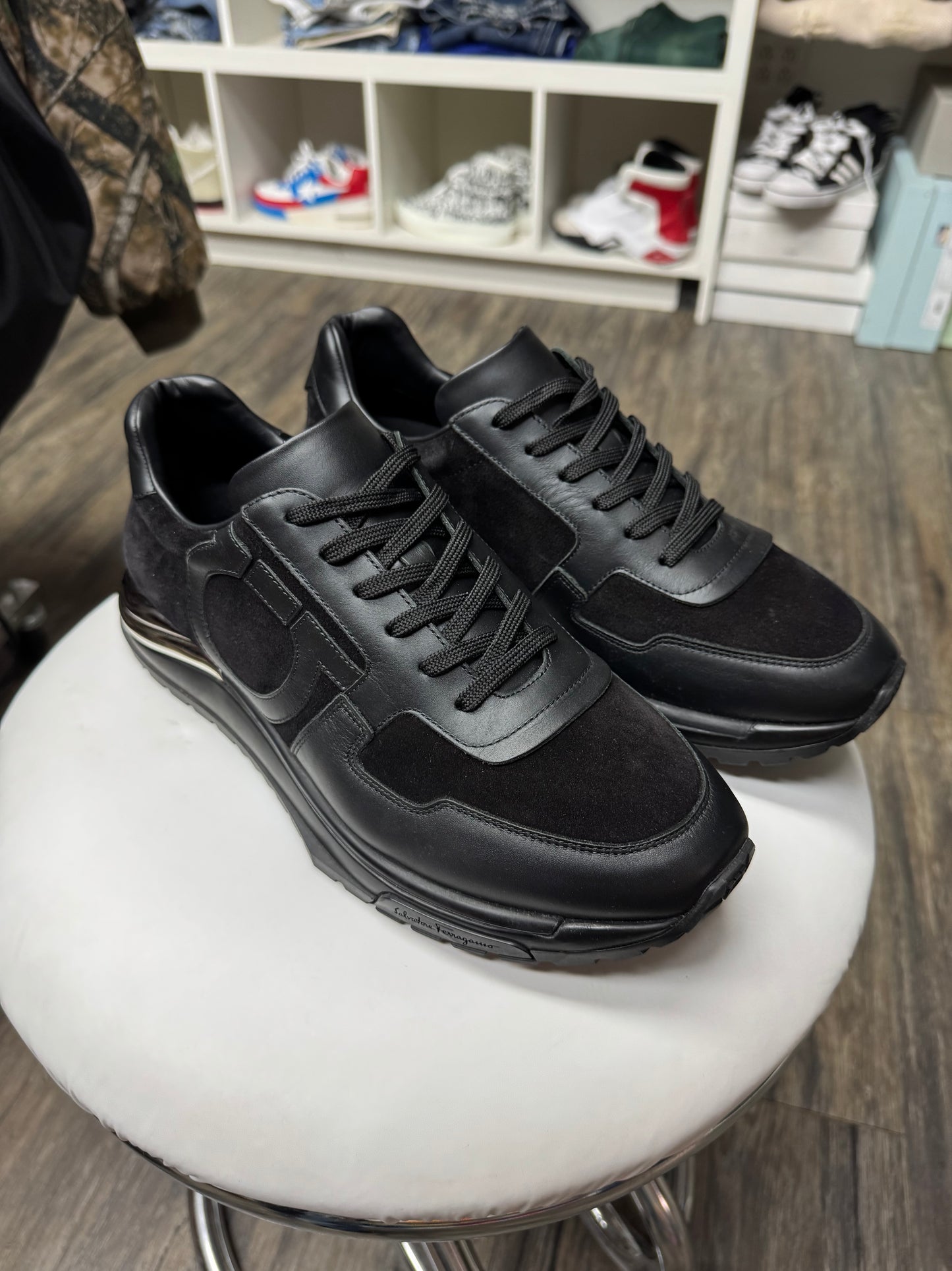 SALVATORE FERRAGAMO BROOKLYN BLACK LOW TOP SNEAKERS (10.5)