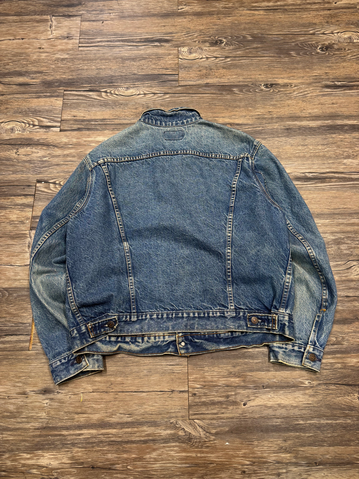 LEVI'S VINTAGE DENIM TRUCKER JACKET (M)