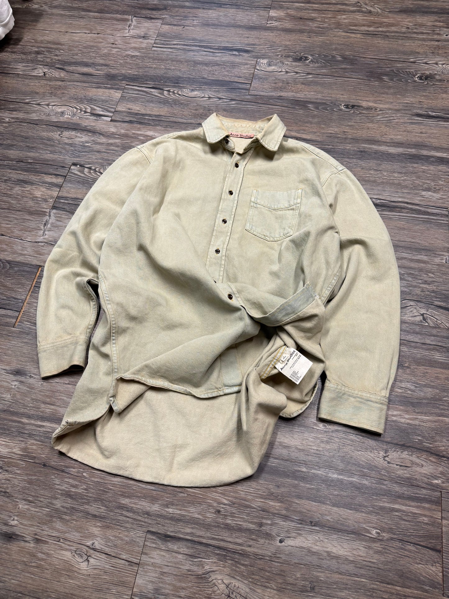 ACNE STUDIOS RELAXED FIT DENIM BUTTON-UP (46)