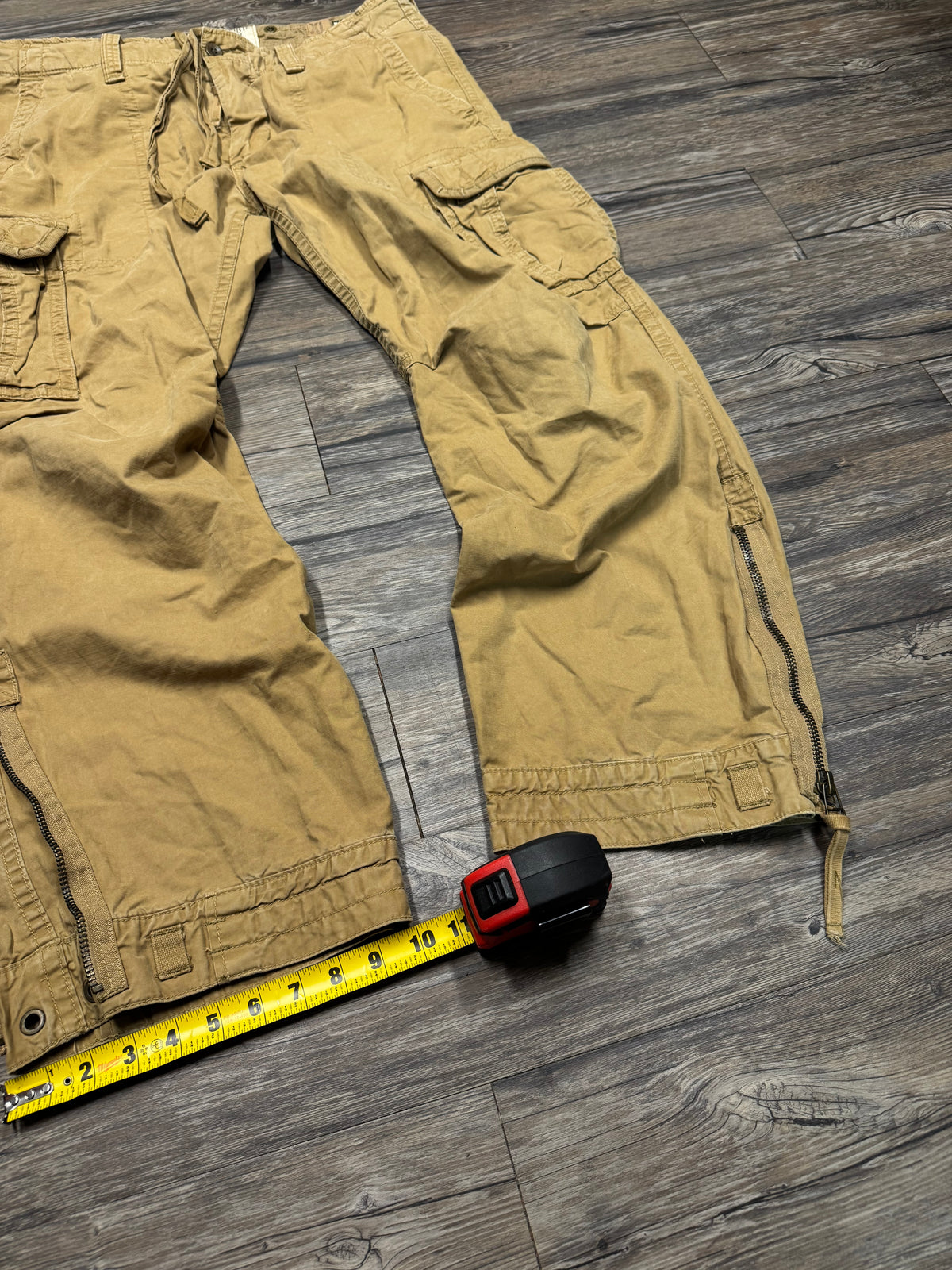 ABERCROMBIE & FITCH TAN Y2K PARATROOPER CARGO PANTS (XL)
