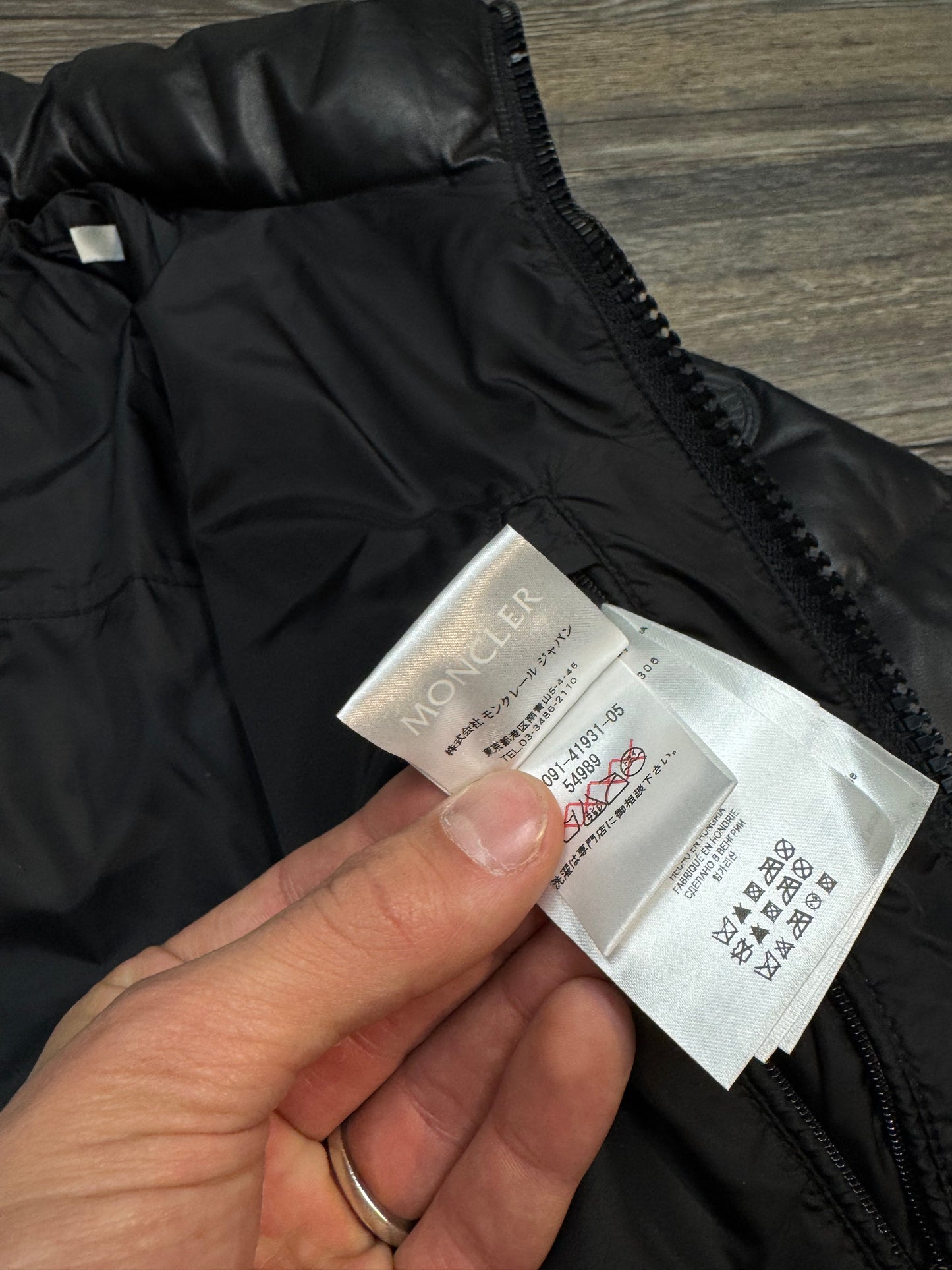 MONCLER LEATHER PUFER JACKET (MEDIUM)