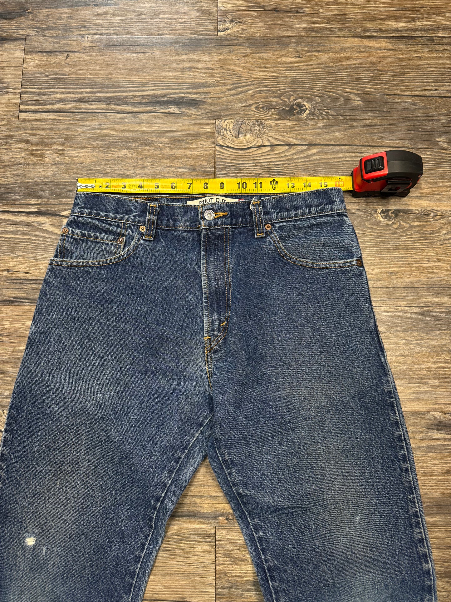 LEVI 517 BOOTCUT JEANS WITH DARK WASH (33x34)