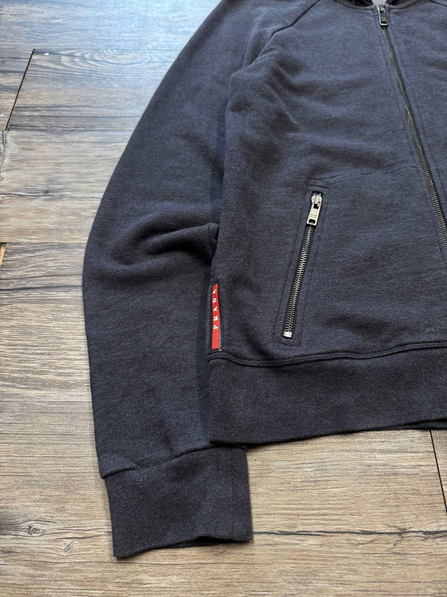 PRADA SLIM FIT RED TAB LIGHTWEIGHT HYBRID NYLON HOODED SWEATSHIRT (M)