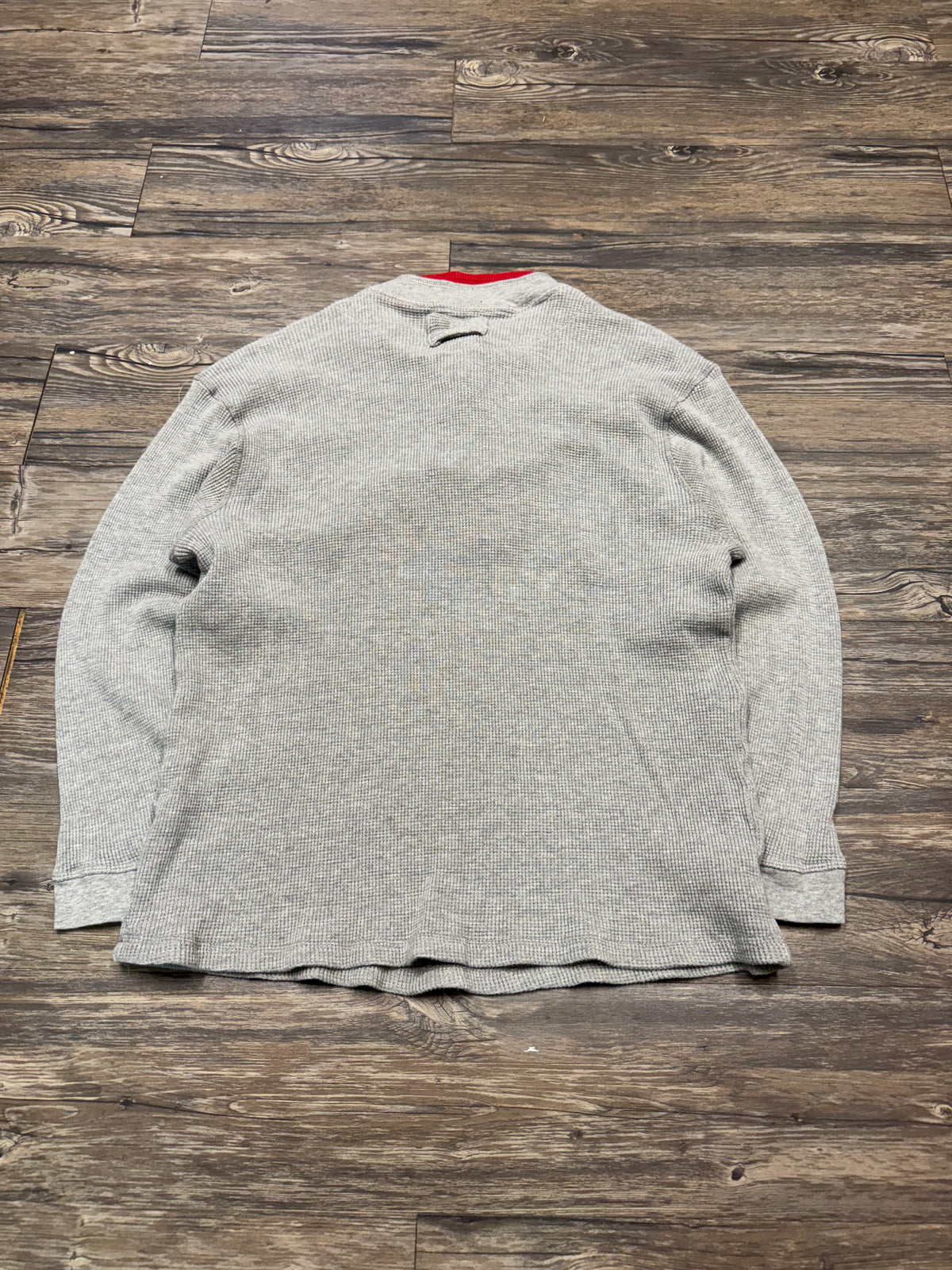 LAYETED GREY/RED WAFFLE-KNIT THERMAL PULL OVER (M)