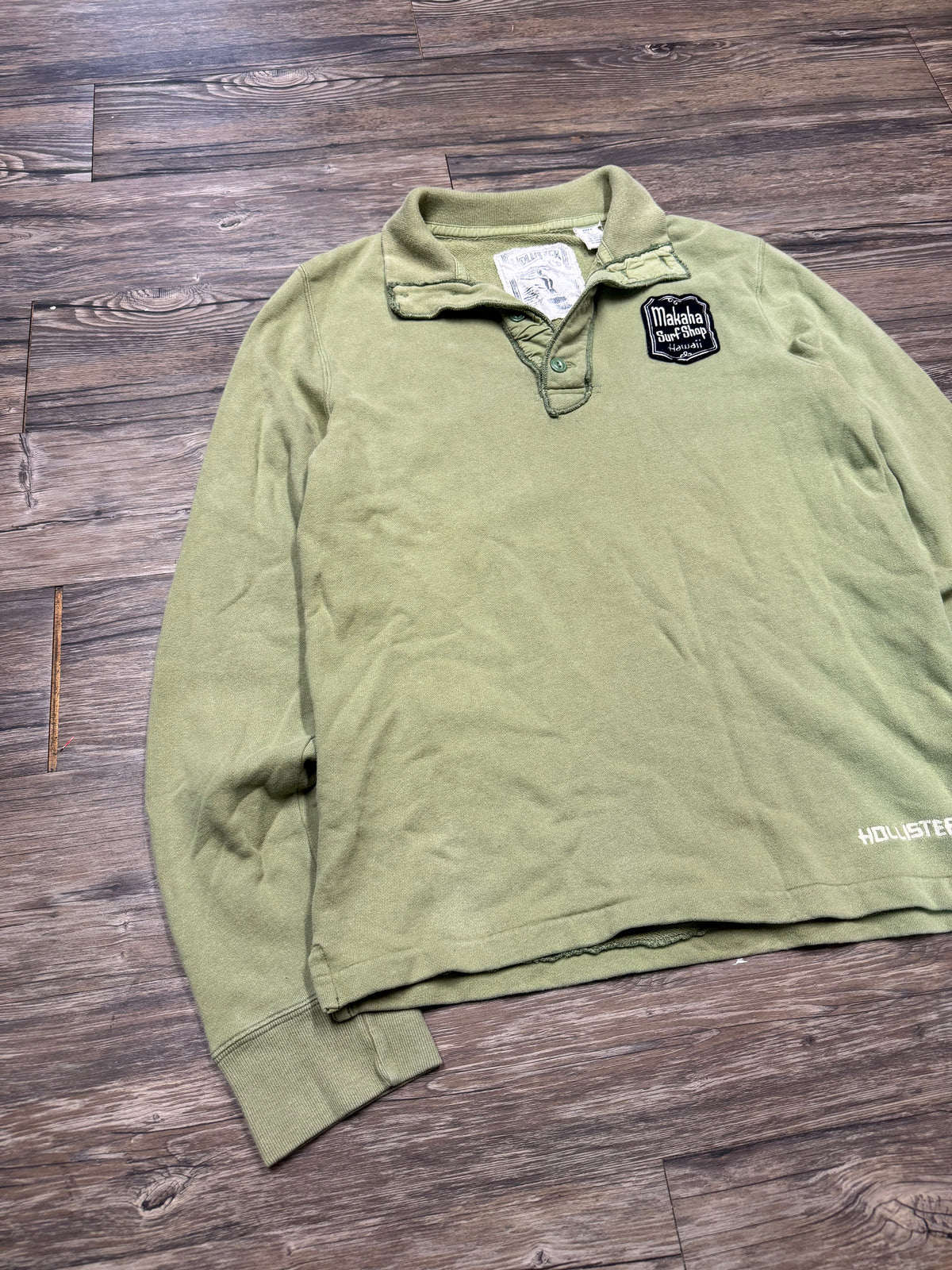 HOLLISTER LONG SLEEVE QUARTER-BUTTON POLO (L)
