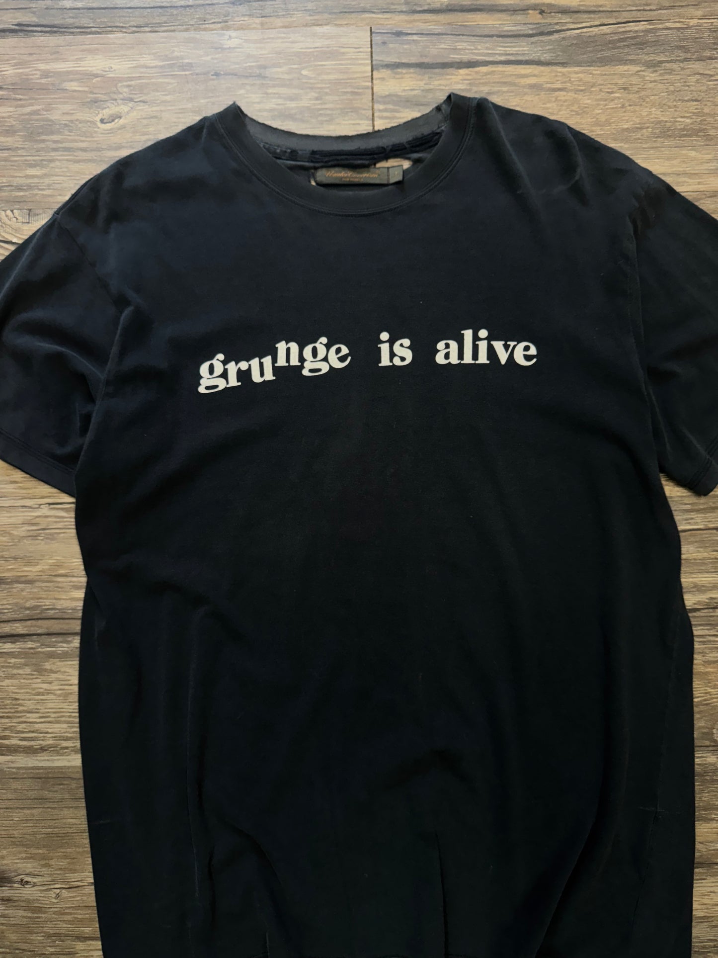 UNDERCOVER ‘GRUNGE IS ALIVE’ DISTRESSED FADED T-SHIRT (L)