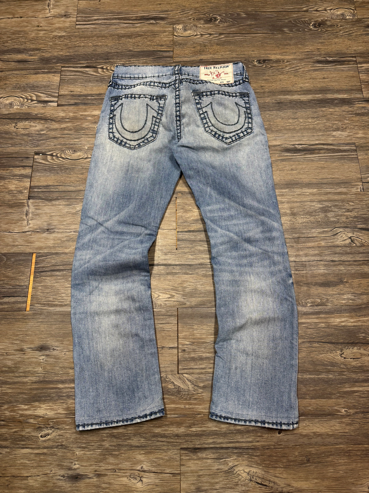 TRUE RELIGION SUPER-T STITCH FLAPLESS LIGHTWASH JEANS (31)