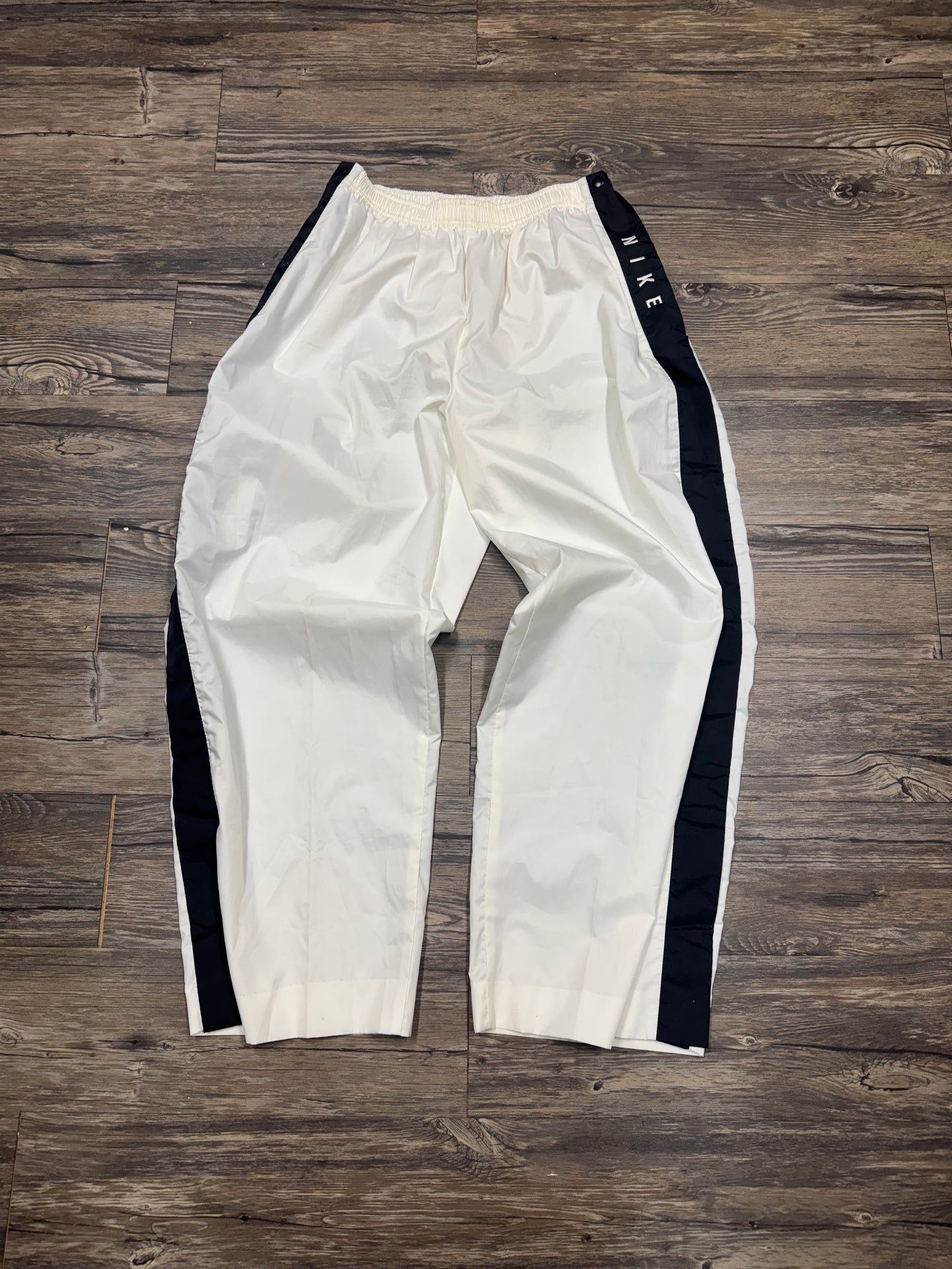 VTG 00’s NIKE TRACK PANTS (L-XL)