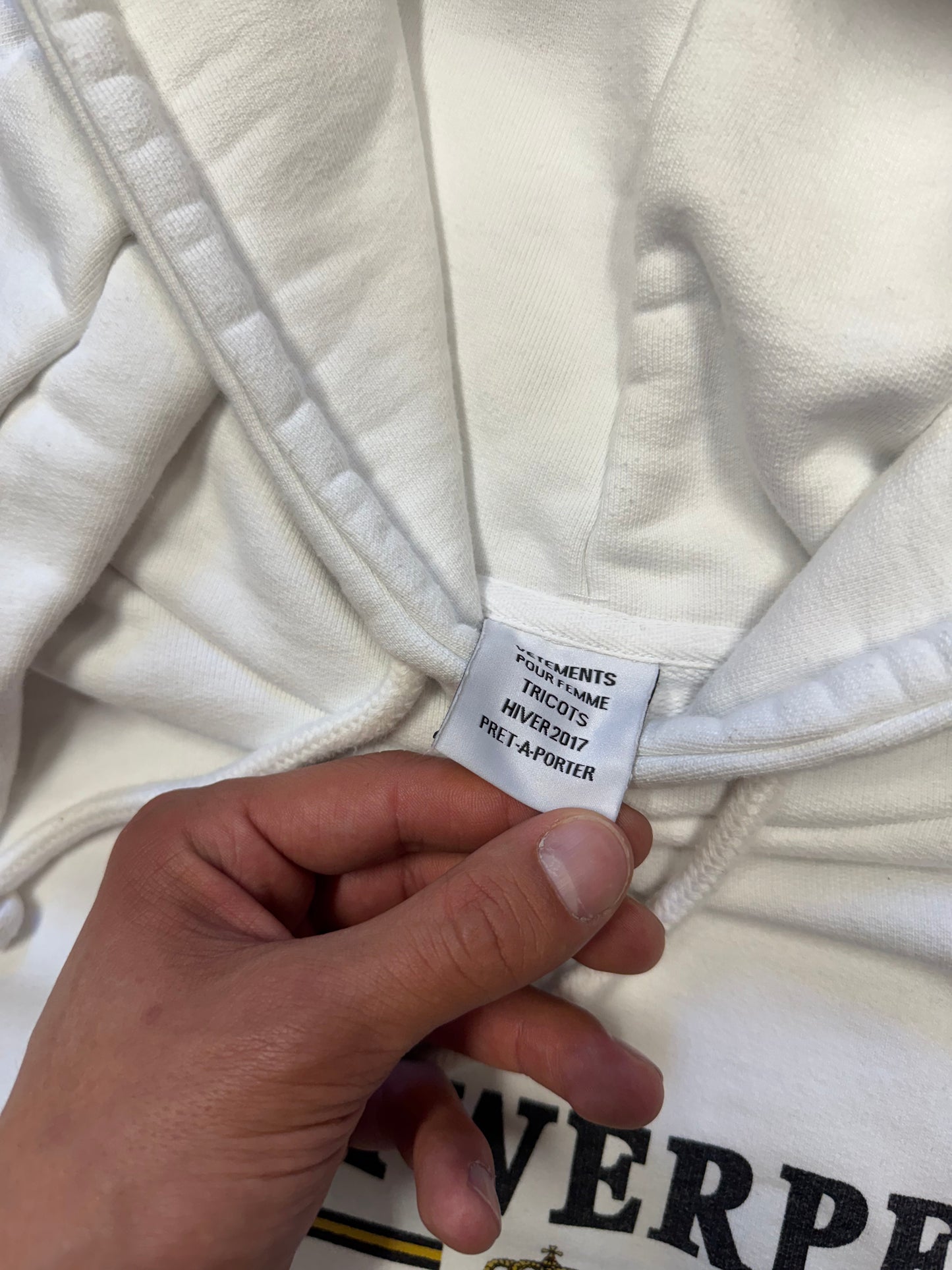 VETEMENTS AW17 ANTWERPEN WHITE HOODED SWEATSHIRT (S)