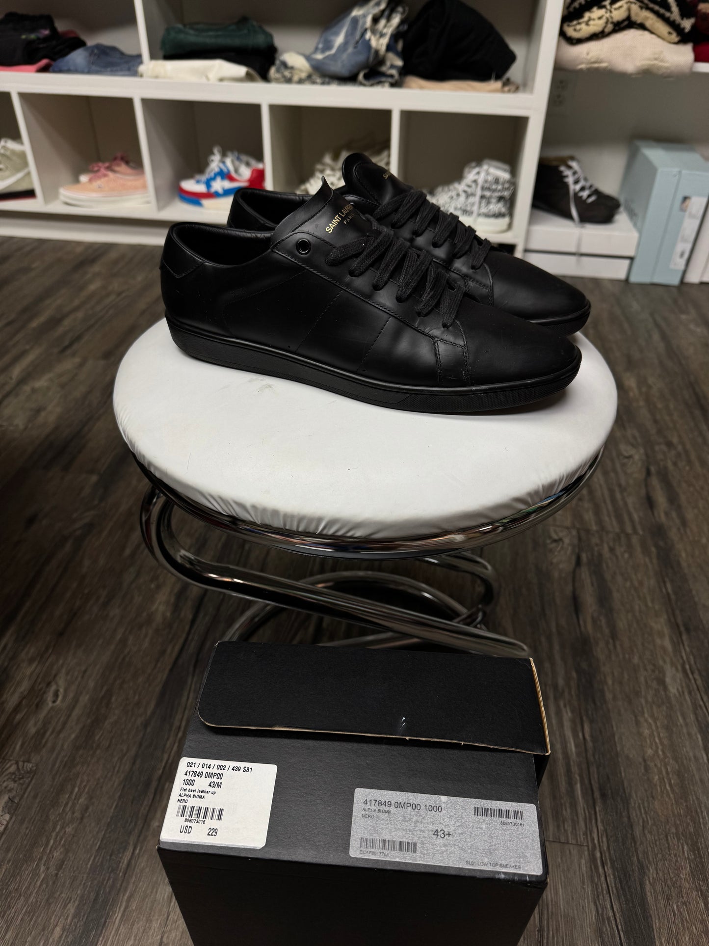 SAINT LAUREN PATENT LEATHER SLO6 LO-TOP SNEAKERS (44)