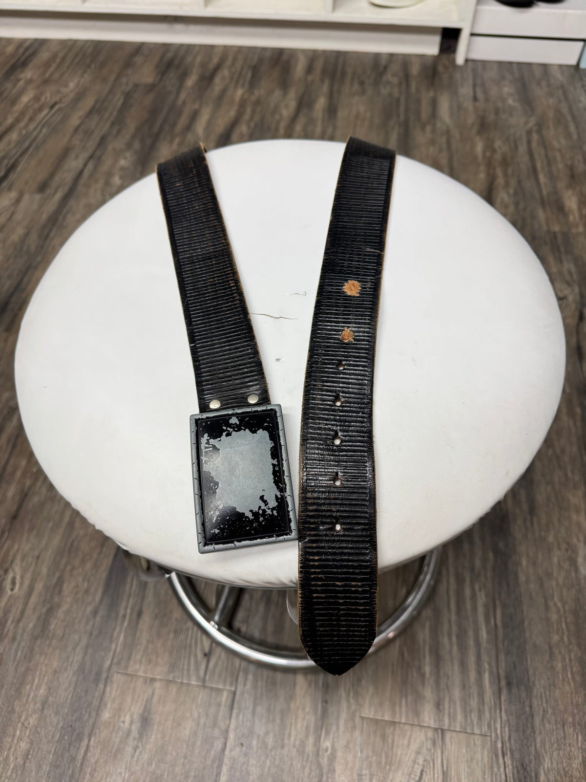 VINTAGE BLACK WESTERN STYLE TEXTURED BELT (30-38)