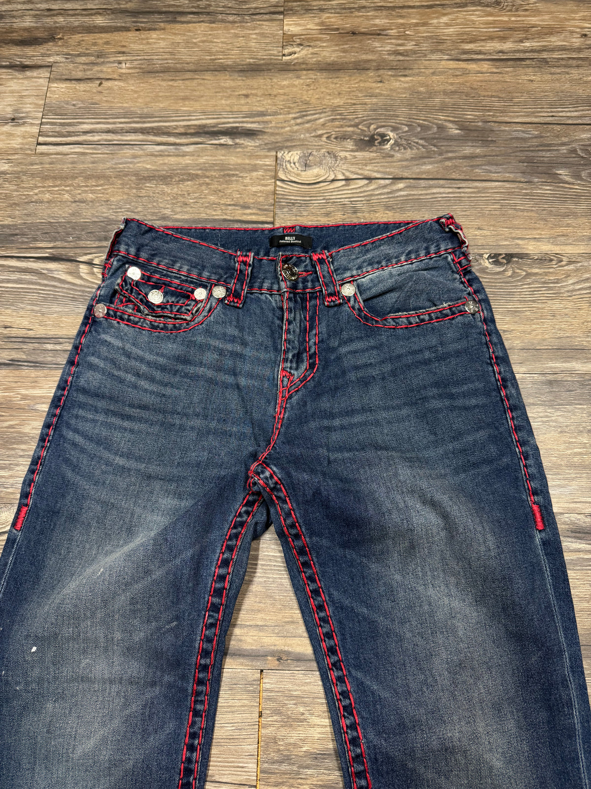 TRUE RELIGION DARK WASH BILLY RELAXED BOOTCUT RED STITCH JEANS (30)