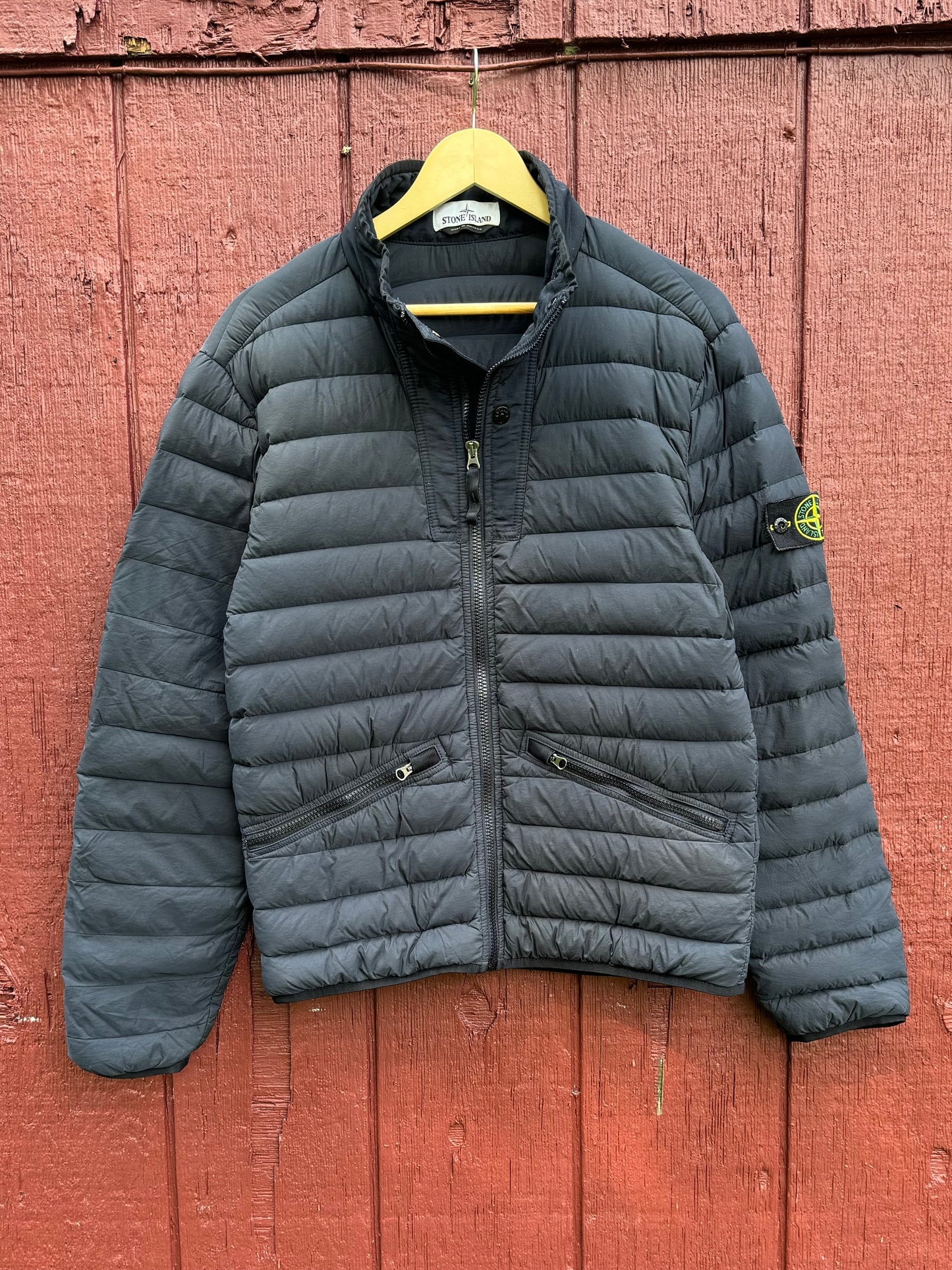 STONE ISLAND PUFFER COAT (M)