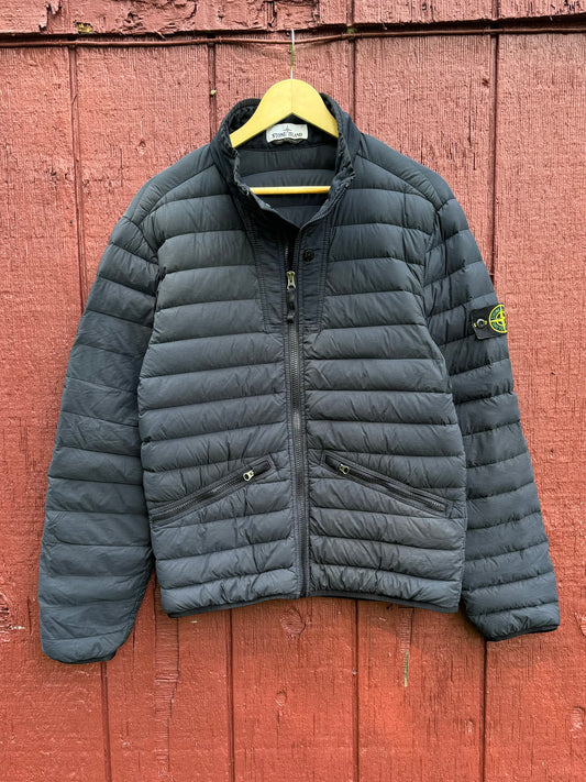 STONE ISLAND PUFFER COAT (M)