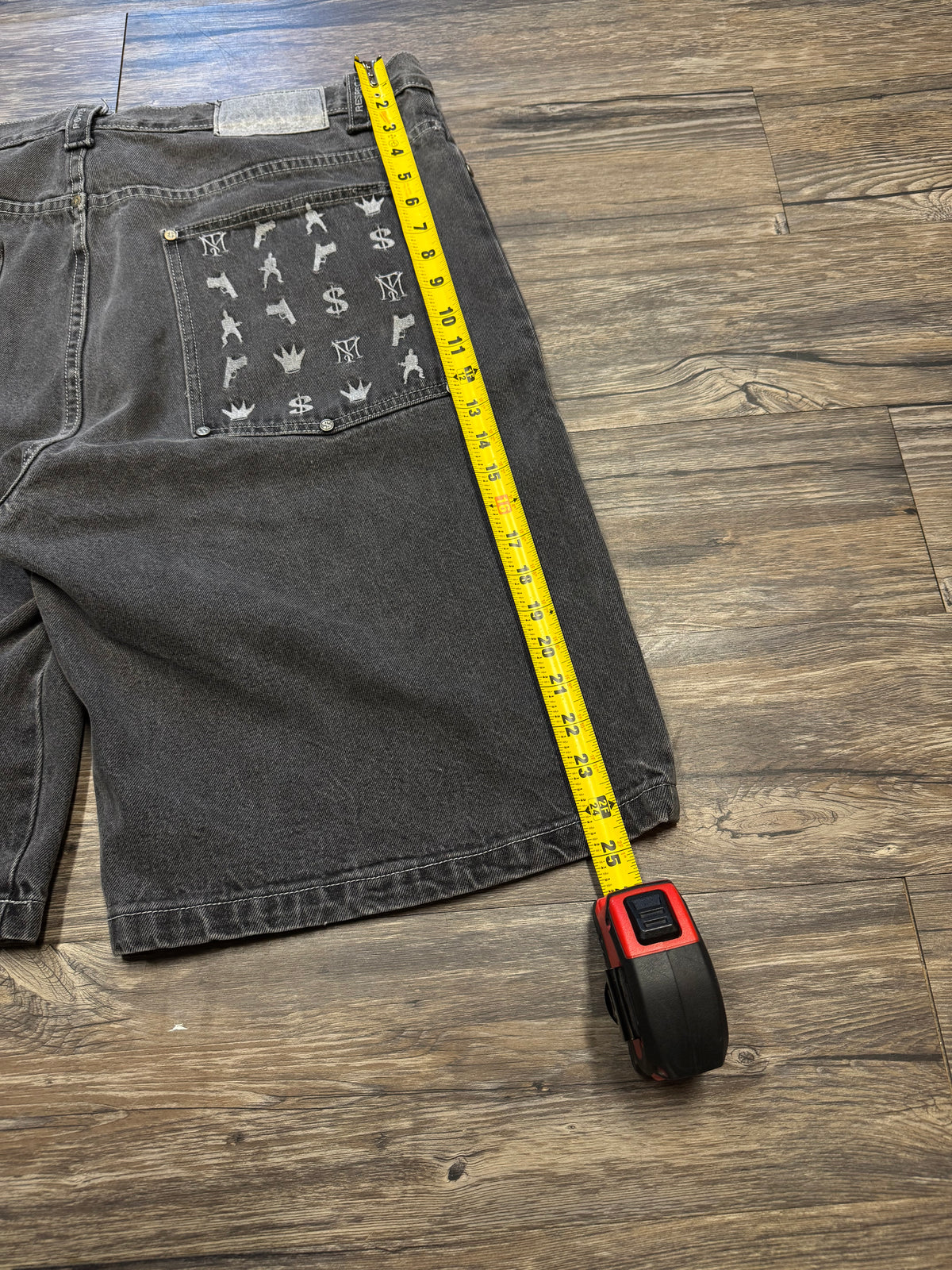 SCARFACE BAGGY DISTRESSED DENIM JORTS (36)