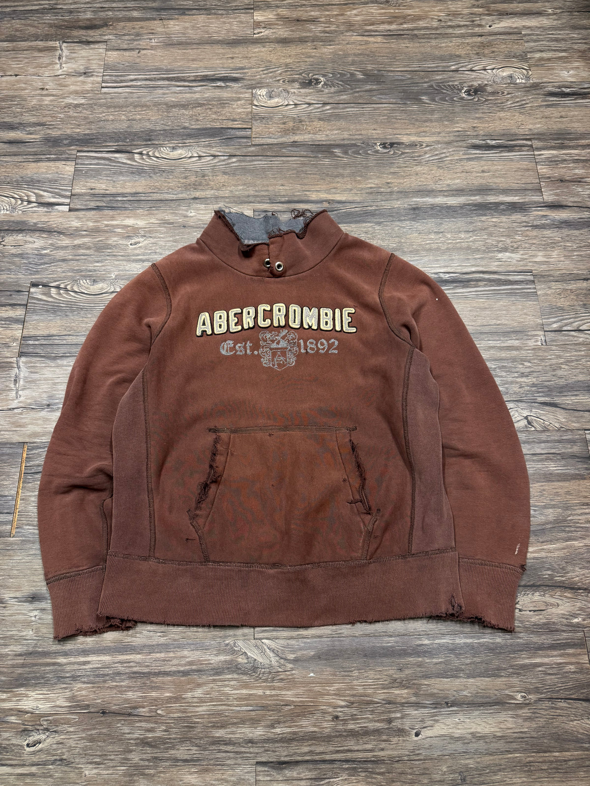 ABERCROMBIE & FITCH VINTAGE DISTRESSED PULLOVER (L)