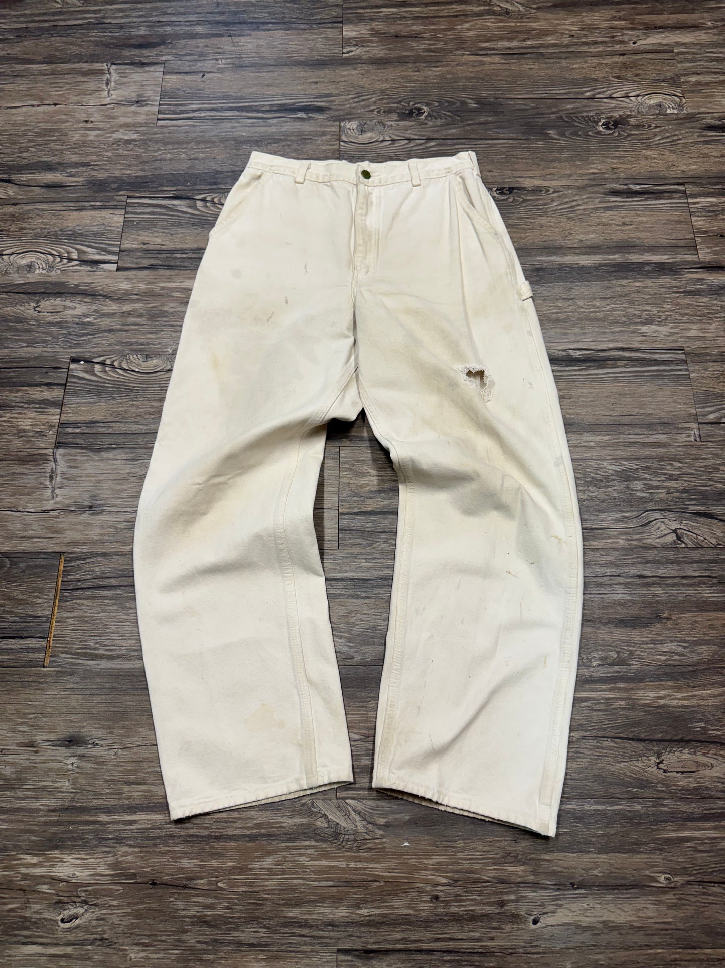 OSHKOSH VINTAGE OFF WHITE DISTRESSED JEANS (30)