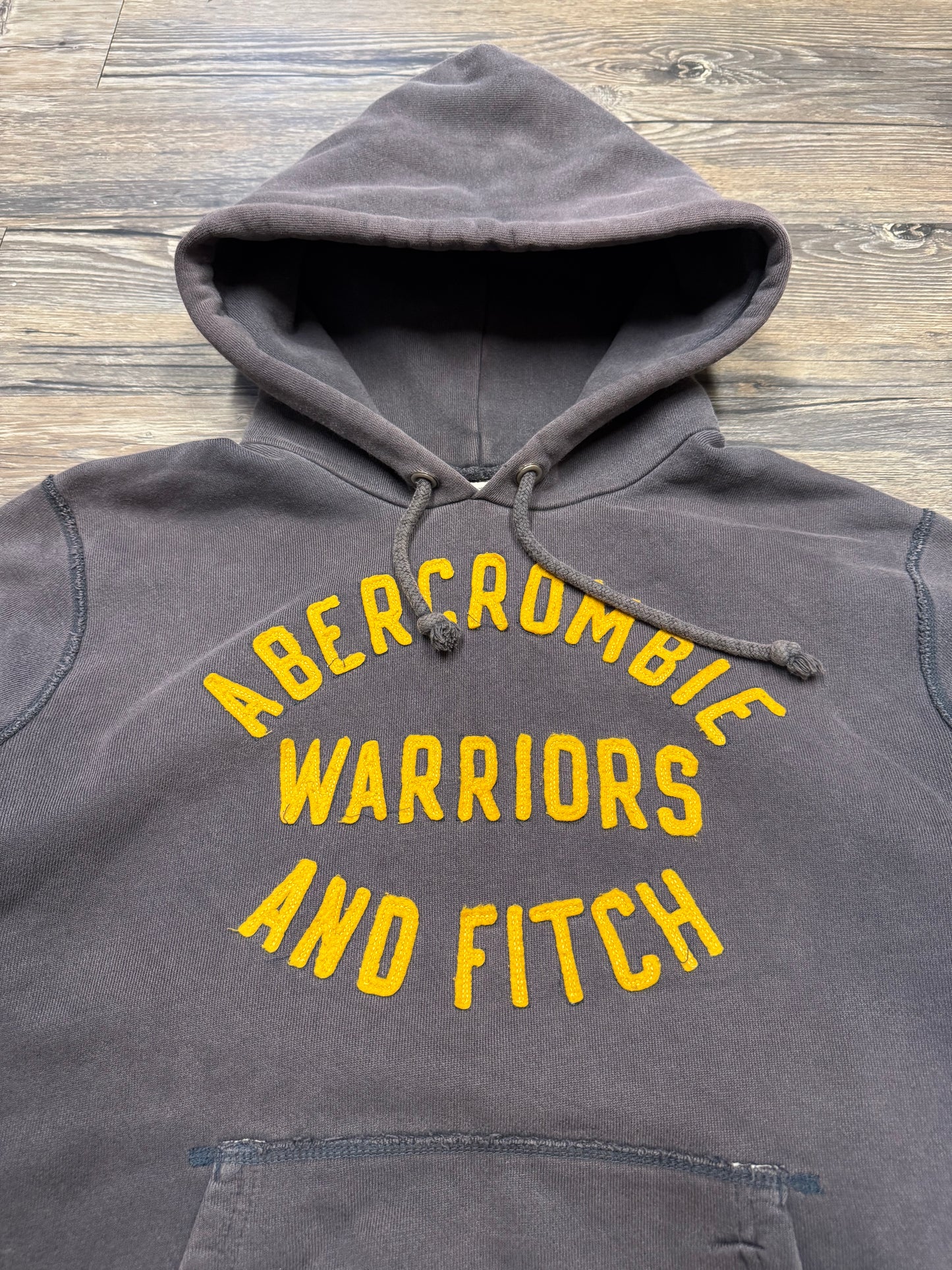 ABERCROMBIE & FITCH WARRIORS DISTRESSED & SUNFADED HOODIE (XL)
