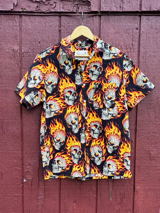 R13 FLAME / SKULL BUTTON UP (M)