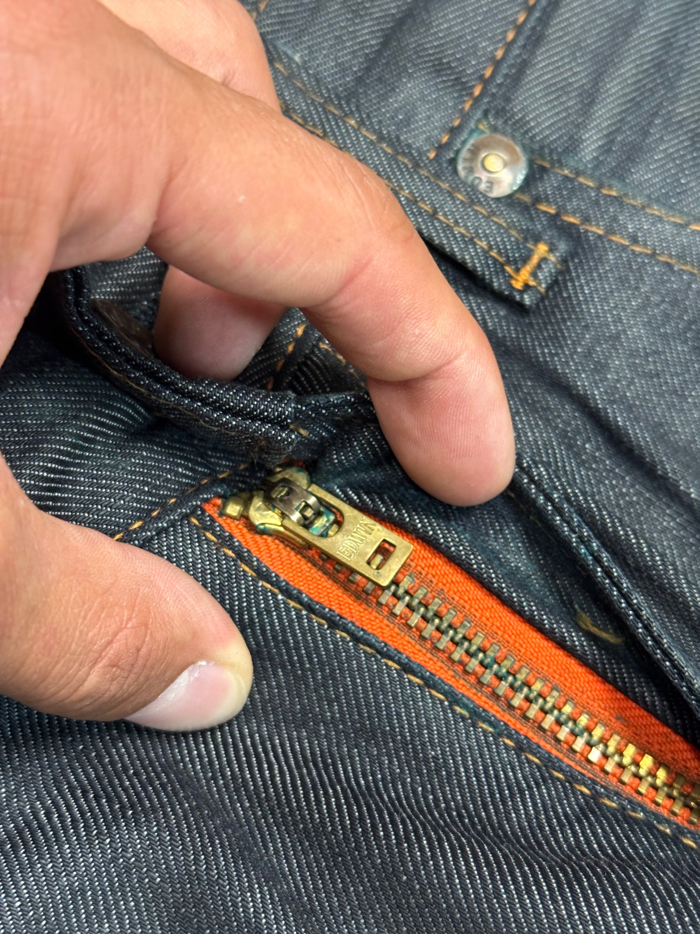 EDWINS SELVEDGE STONEWASH REPAIRED JEANS (30x32)